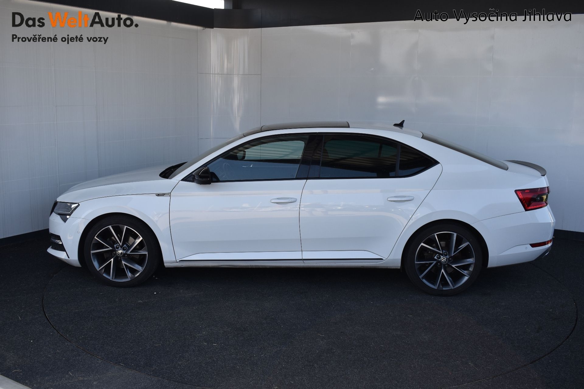 Škoda Superb, 2.0TDI 147kW DSG Sportline 4x4 - fotka 3