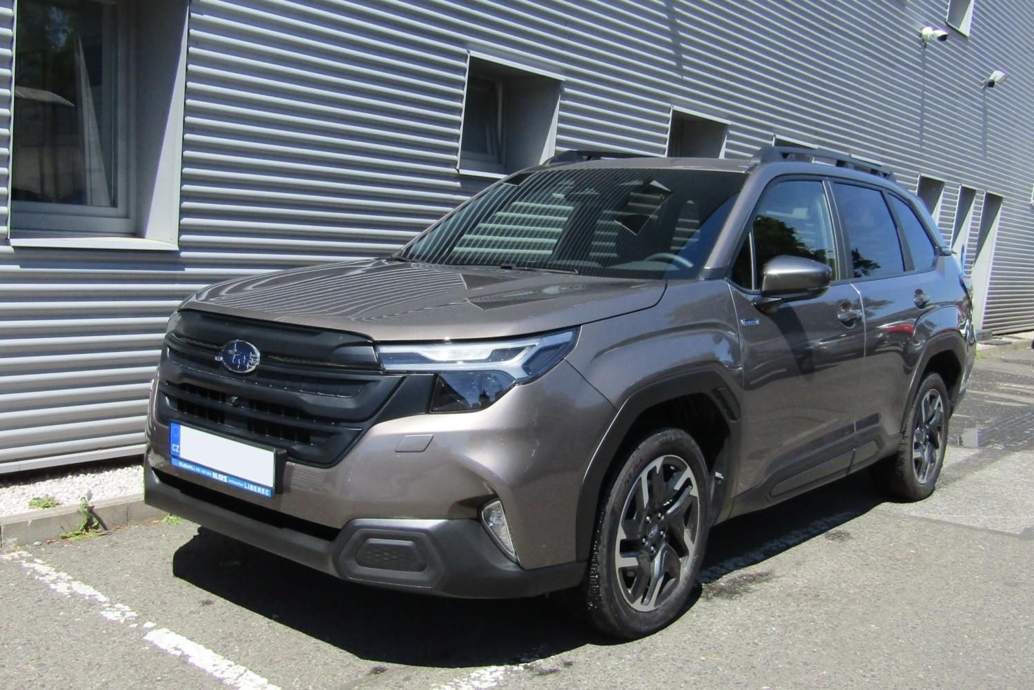 Subaru Forester, FORESTER 2,0i COM NAV po 1.maj
