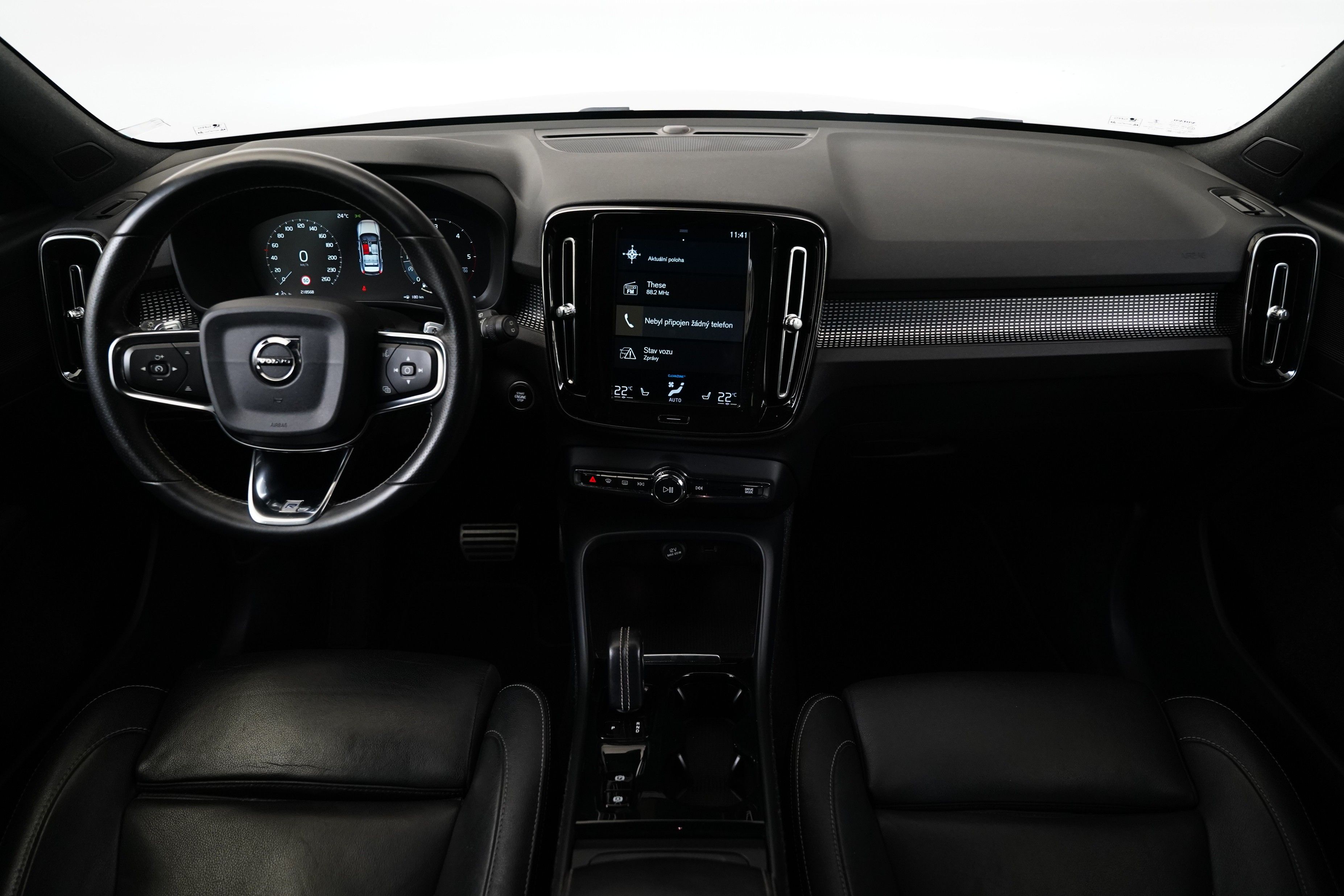 Volvo XC40, 2.0 D4 140 kW AWD R-Design - fotka 5