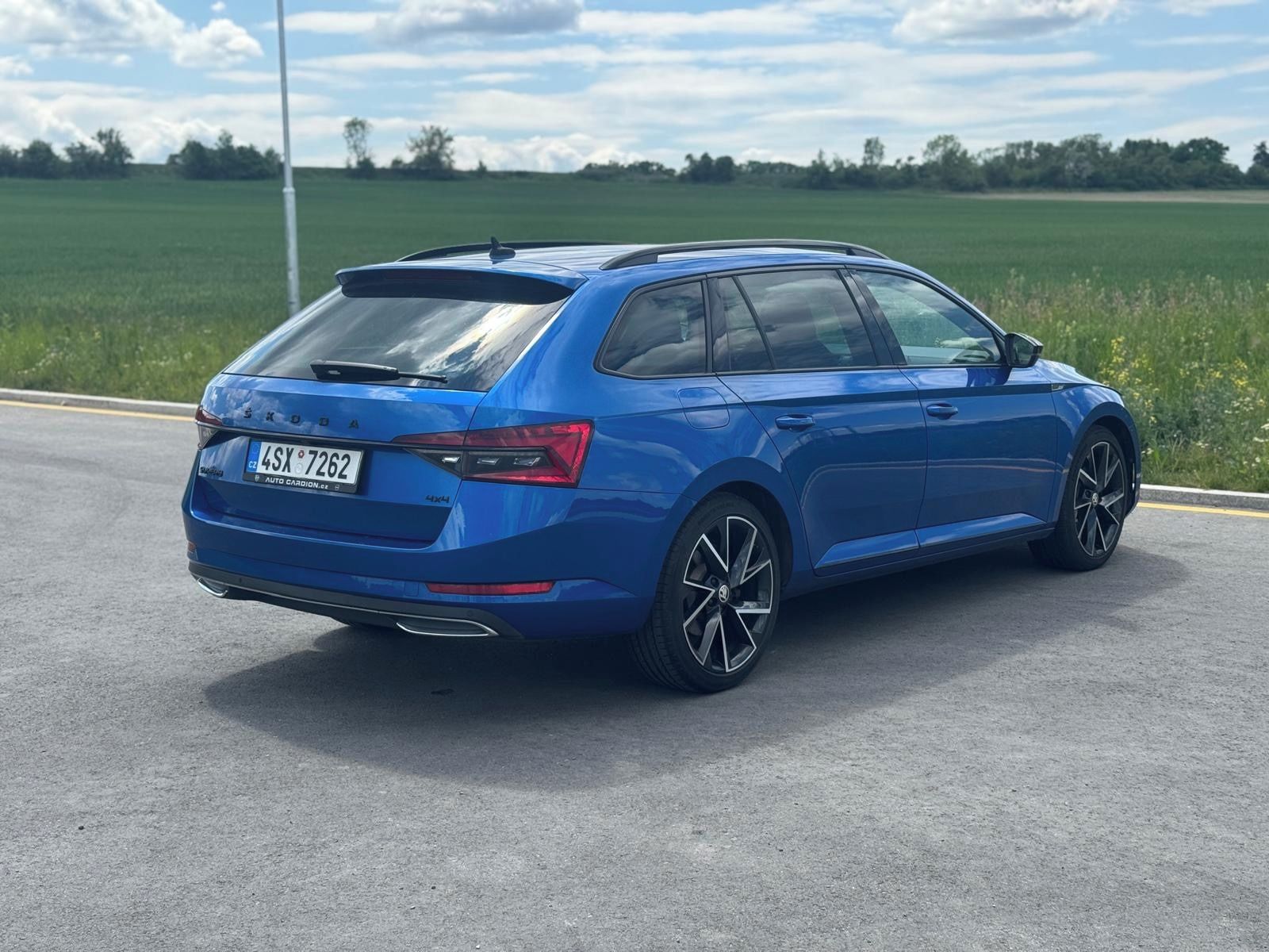 Škoda Superb - fotka 6