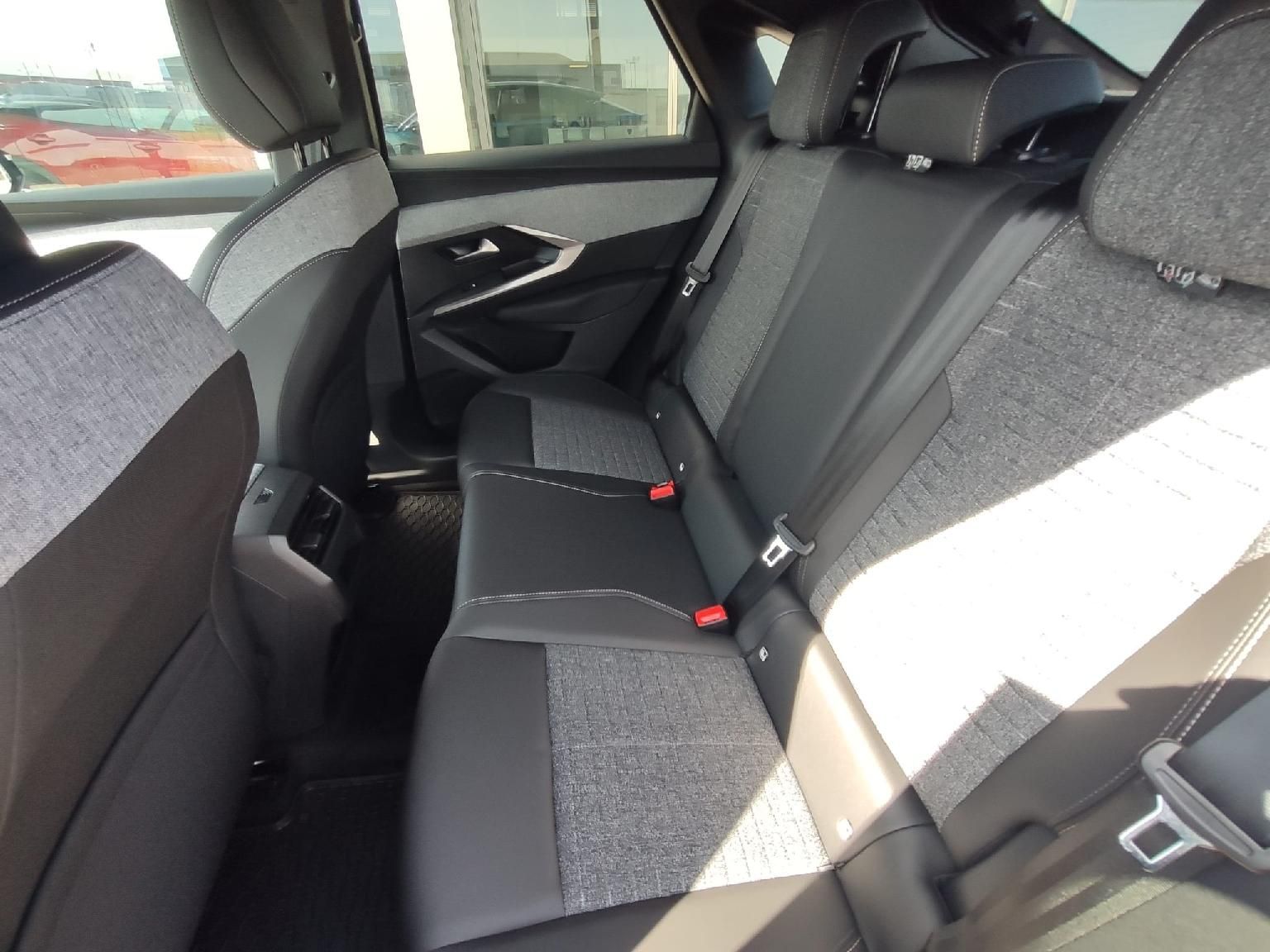 Peugeot 3008, Business 1.2 HYBRID 145k GRIP - fotka 5