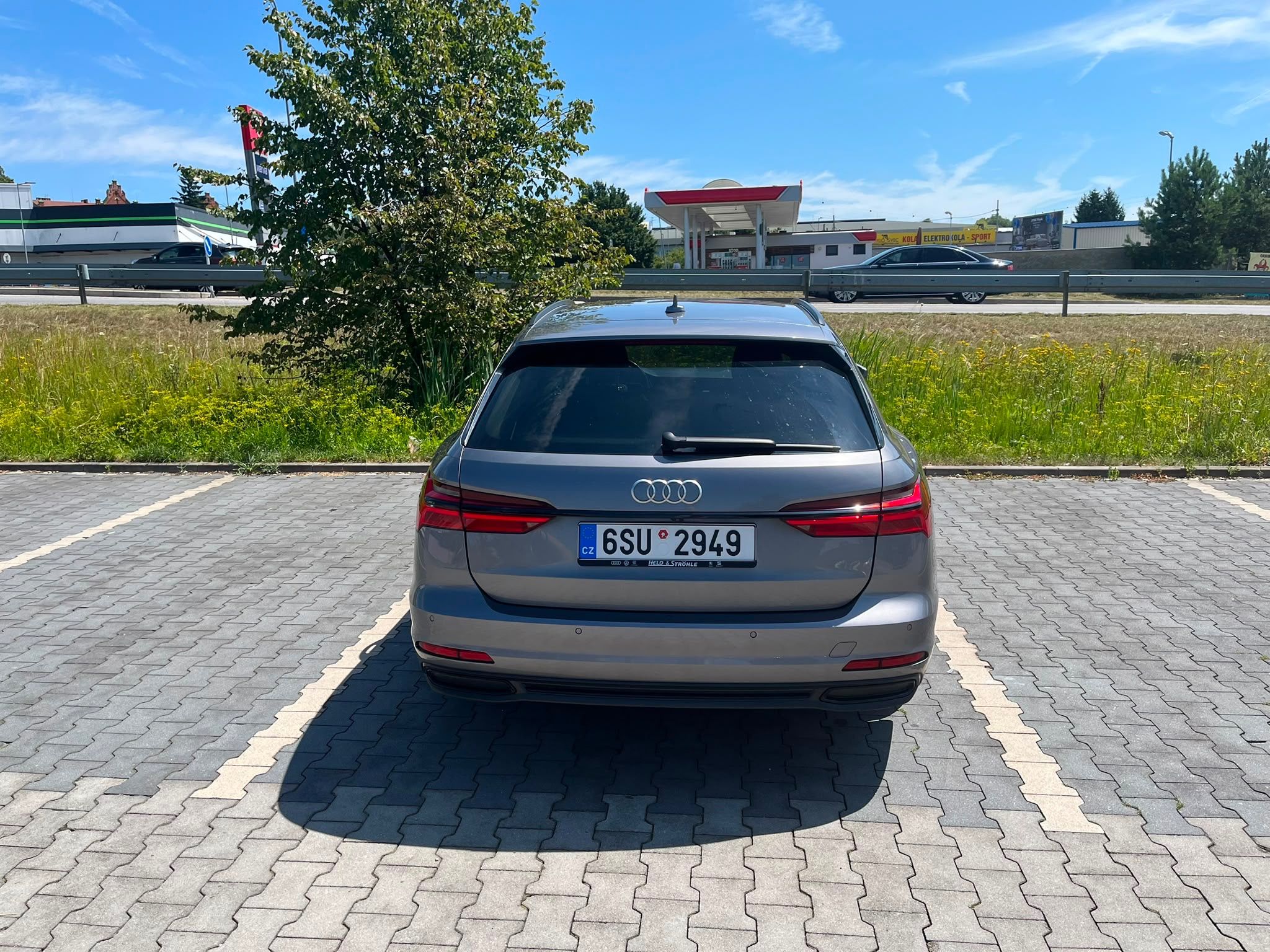 Audi A6, Audi A6 Avant 40 TDI S line 15 - fotka 2