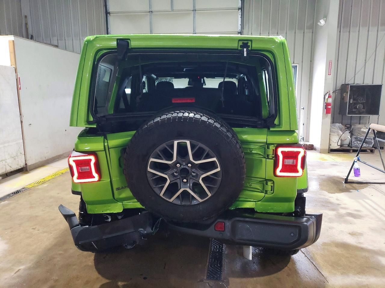 Jeep Wrangler Sahara, Auto na cestě - fotka 6
