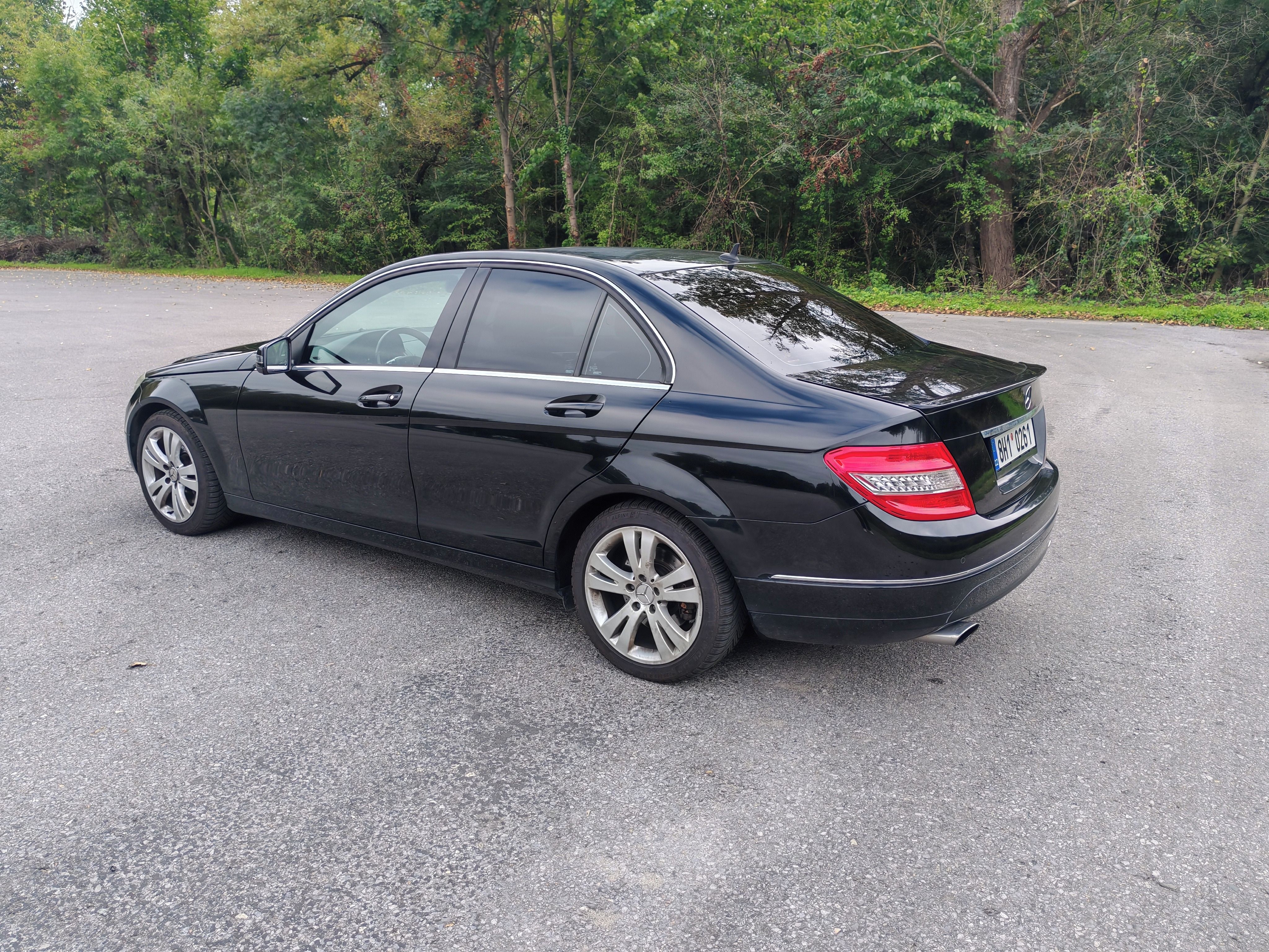 Mercedes-Benz Třídy C, 350 CGI - fotka 3