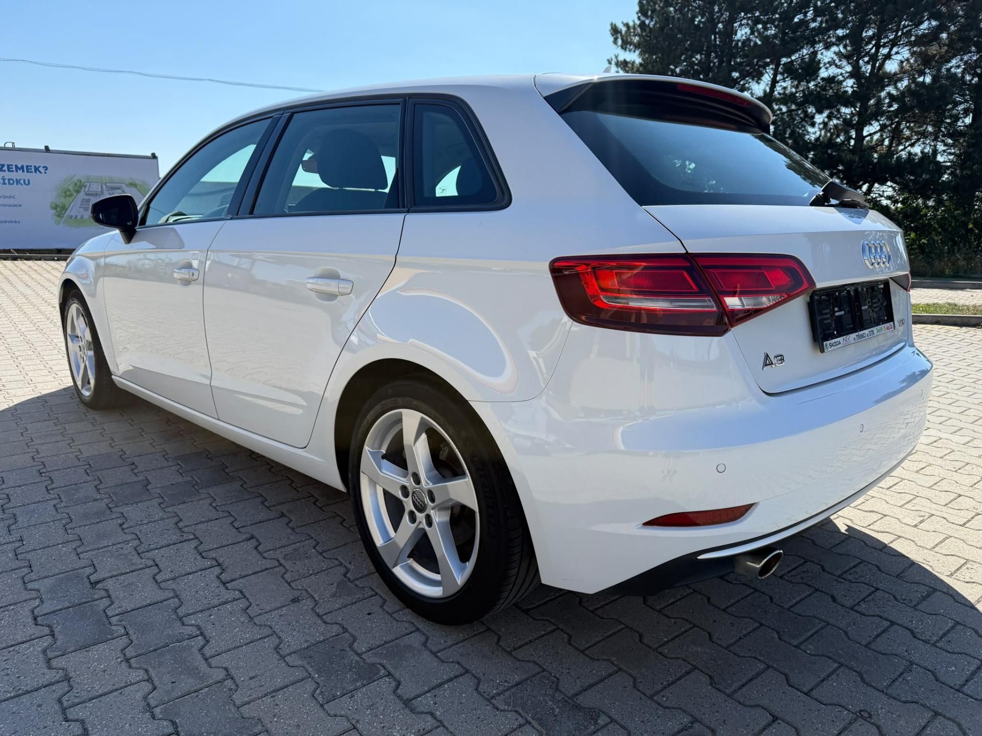 Audi A3, 1,6 TDI Sportb automat - fotka 4