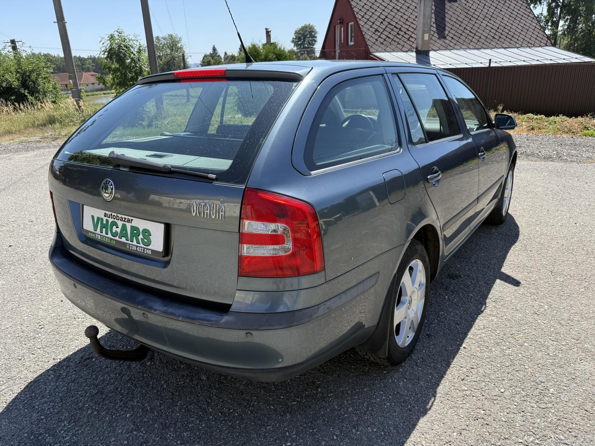 Škoda Octavia, 1,6i 75kW ELEGANCE - fotka 4