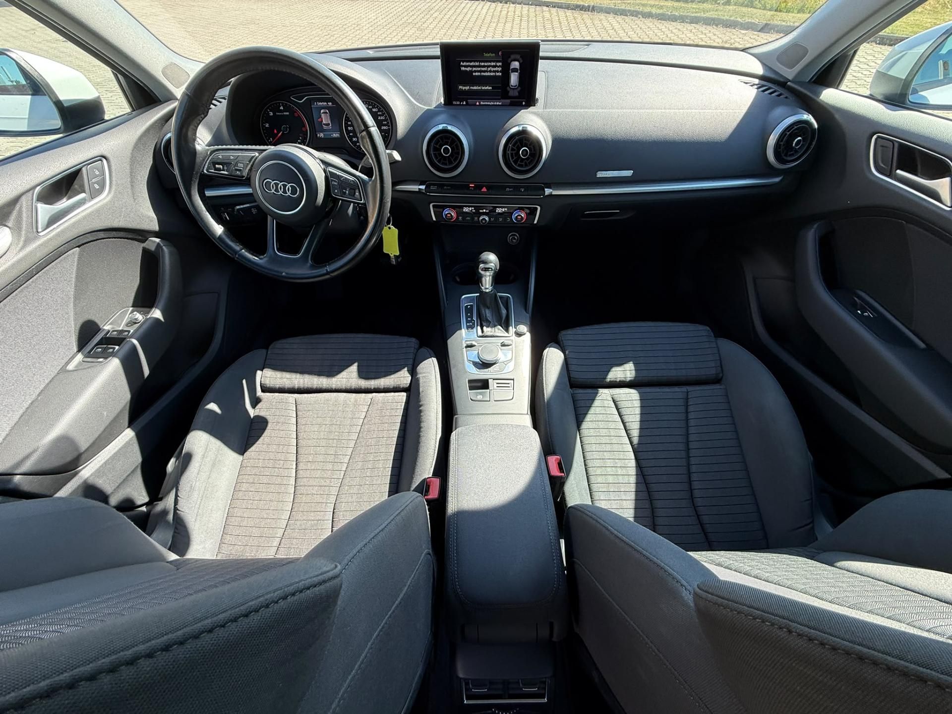 Audi A3, 1,6 TDI Sportb automat - fotka 6