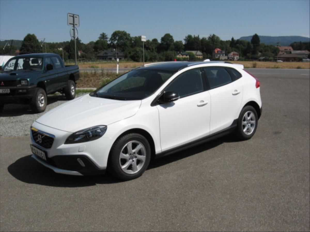Volvo V40, 2,0   D Cross Country - fotka 2