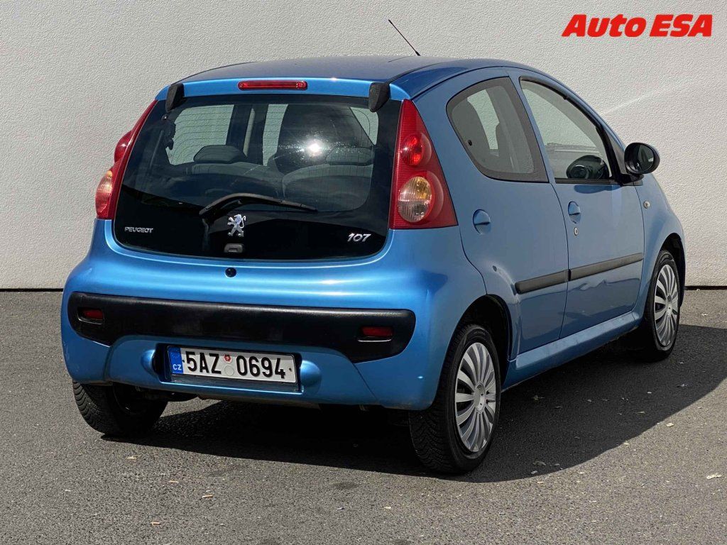 Peugeot 107, 1.0i,ČR - fotka 4