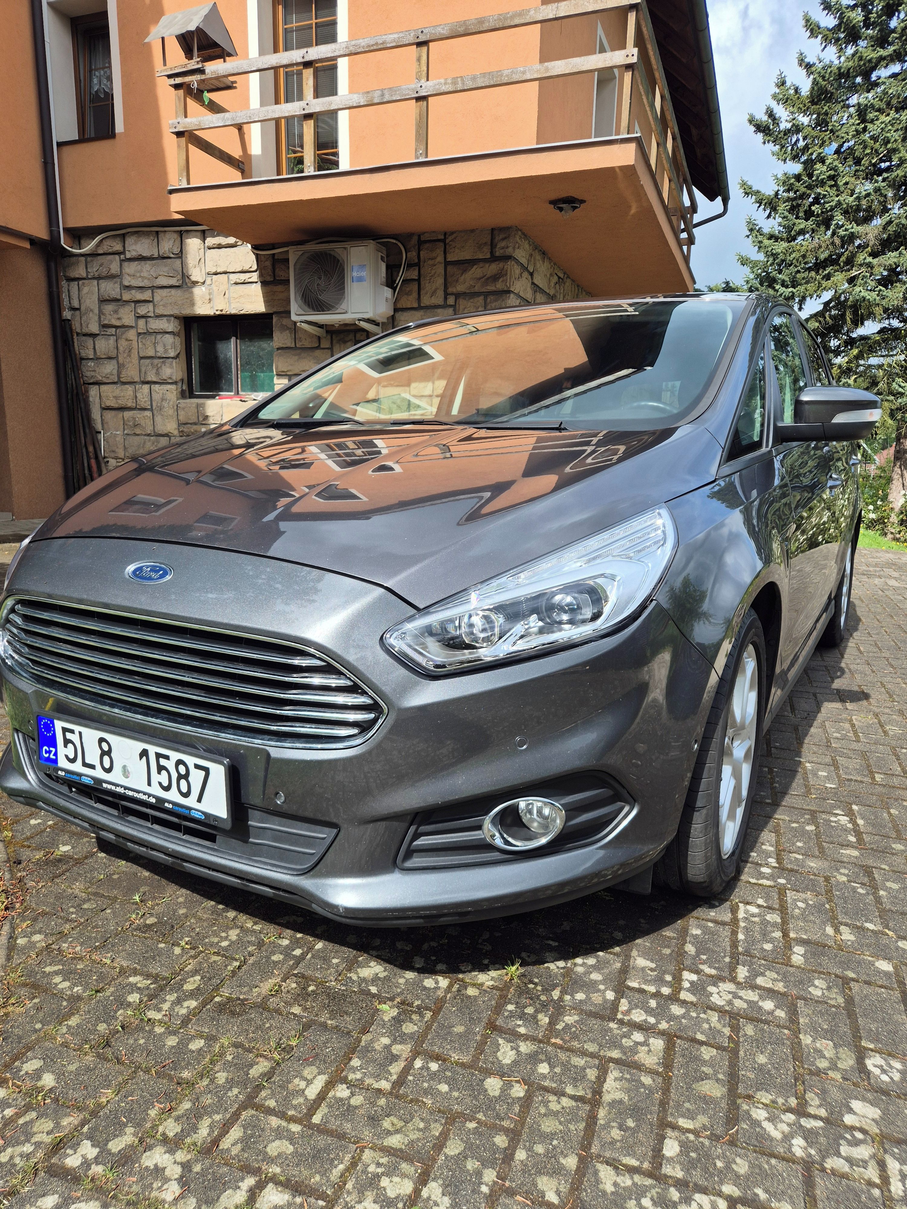 Ford S-MAX, Ford S-Max 2.0 Tdi 110KW autom - fotka 2