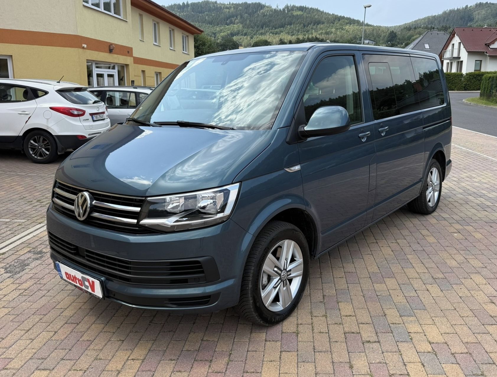 Volkswagen Multivan, 2.0 TDI 110kW DSG 7 MÍST - fotka 2