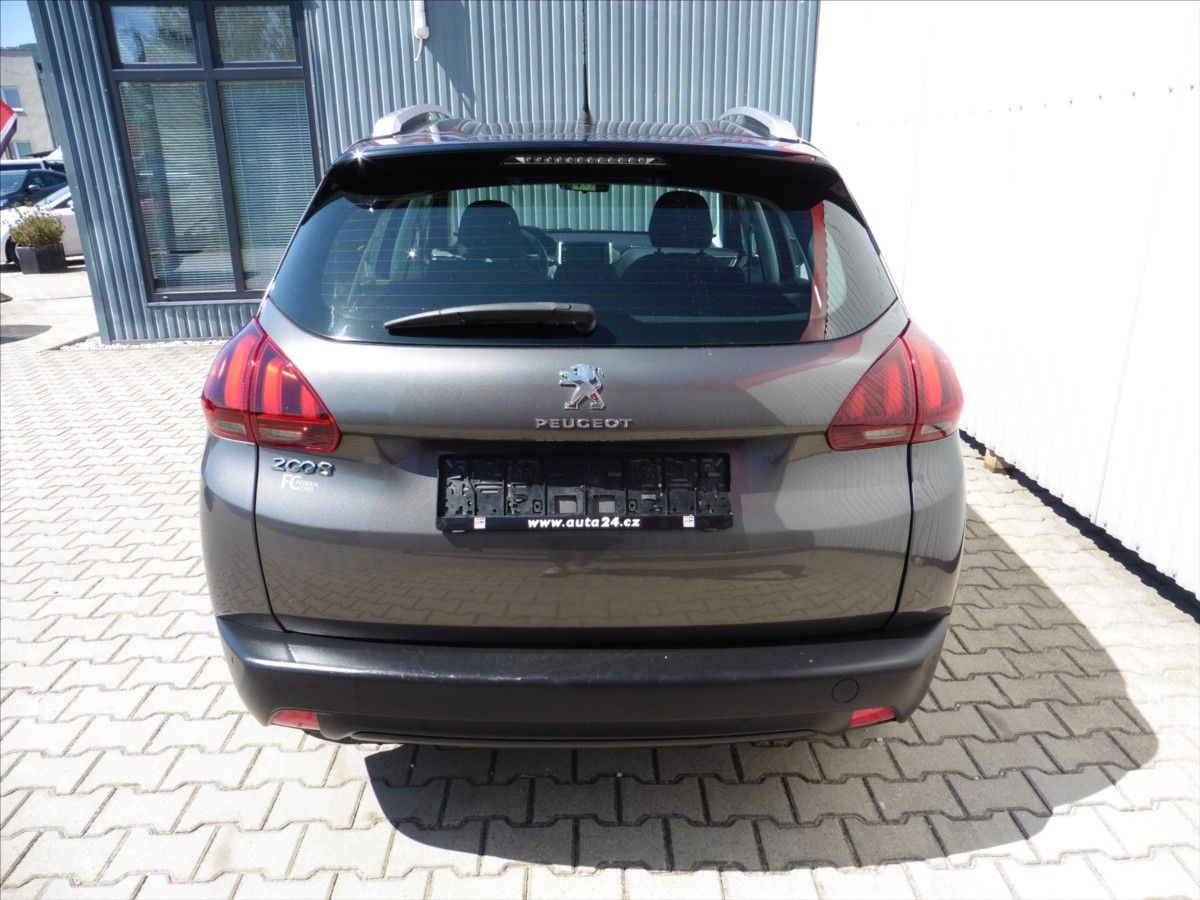 Peugeot 2008, 1,2 PureTech, Navi, 1.maj.. - fotka 4