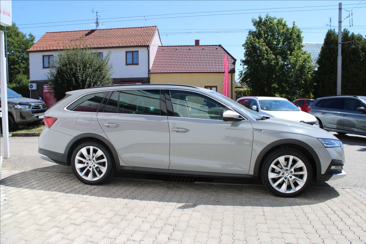 Škoda Octavia, 2,0 TDI Scout 4x4 DSG 1.majite - fotka 3