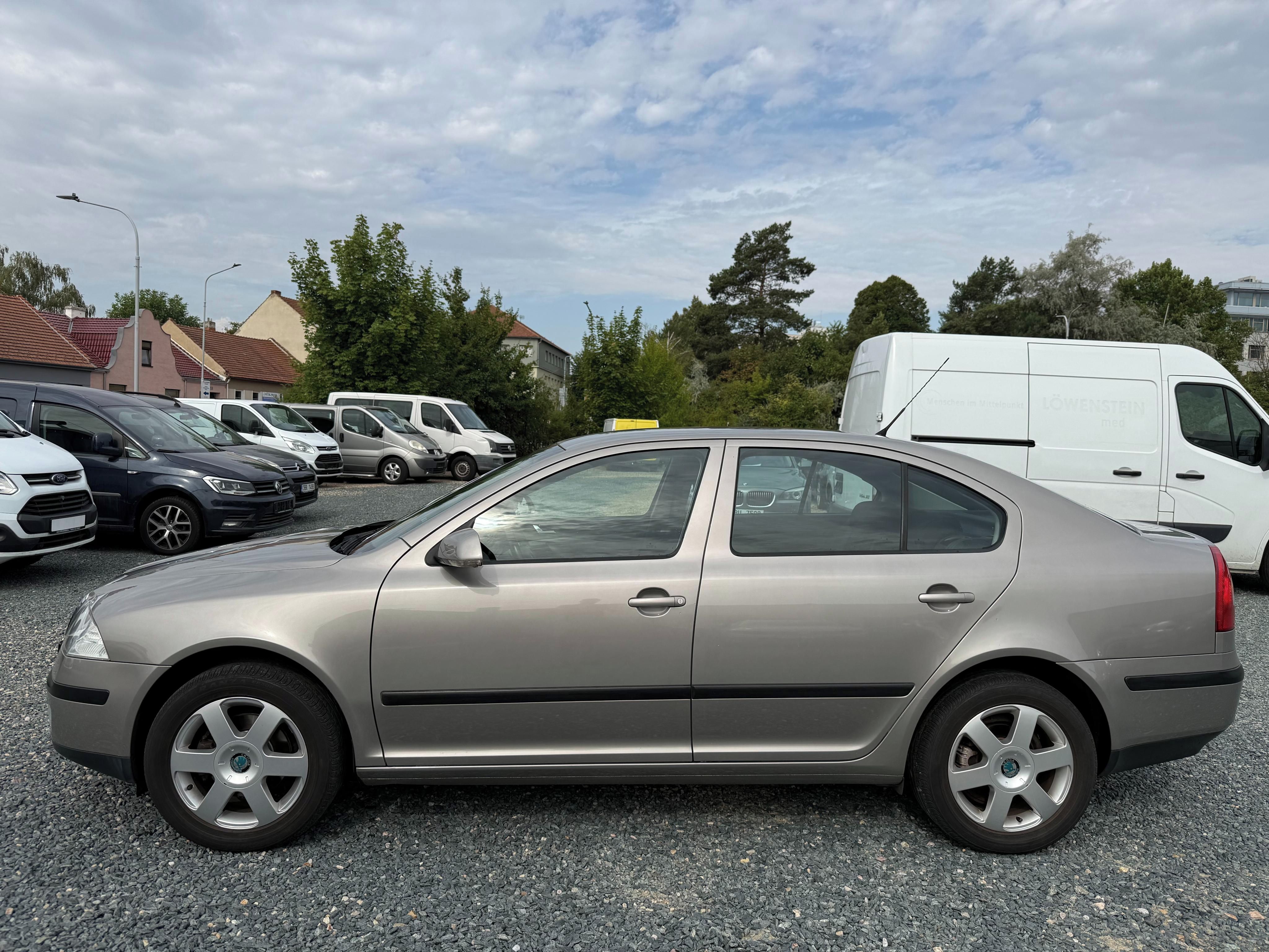 Škoda Octavia, 1.6 MPi 75Kw 1-Majitel Top! - fotka 6