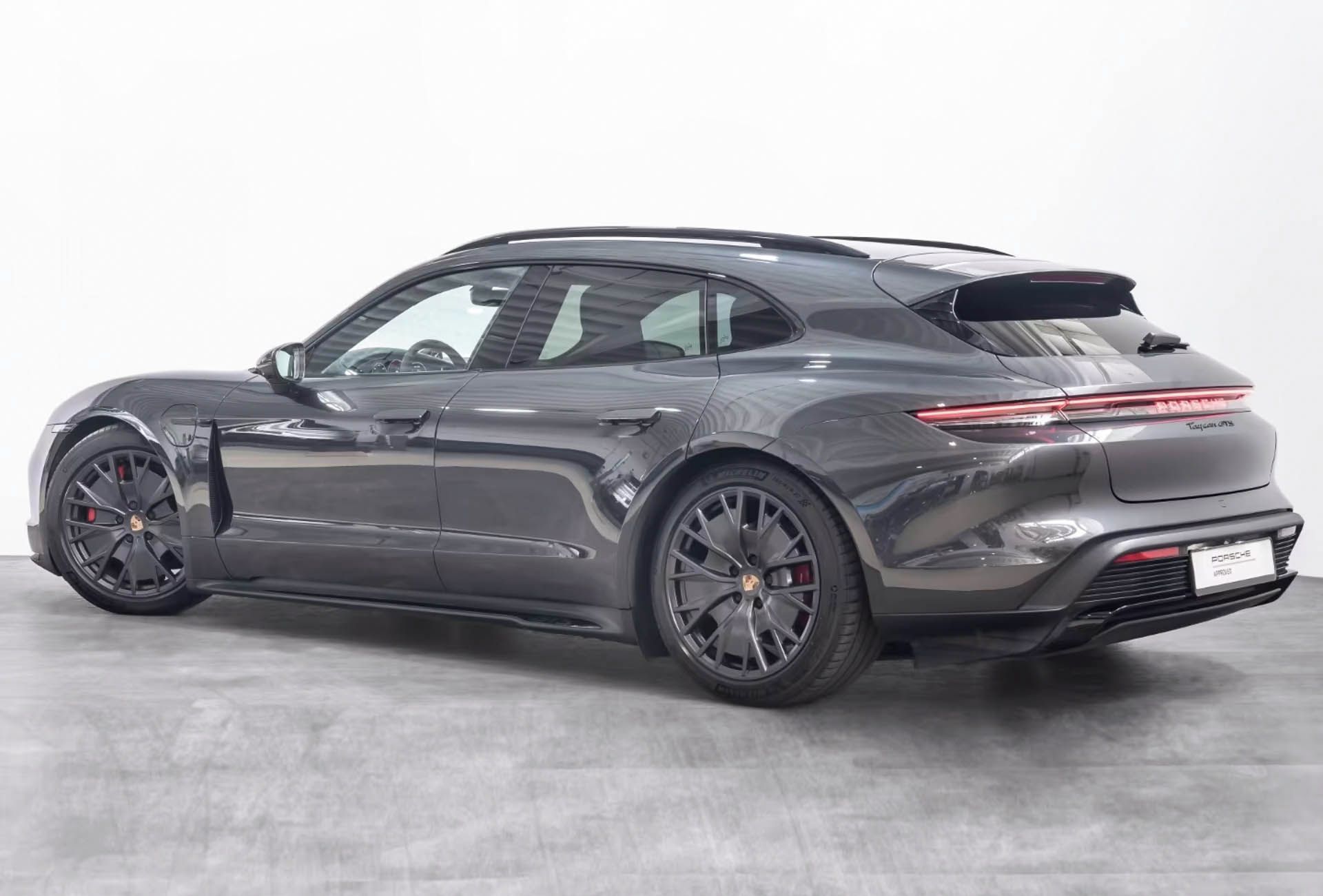 Porsche Taycan, GTS Sport Turismo Burm HuD Inn - fotka 5