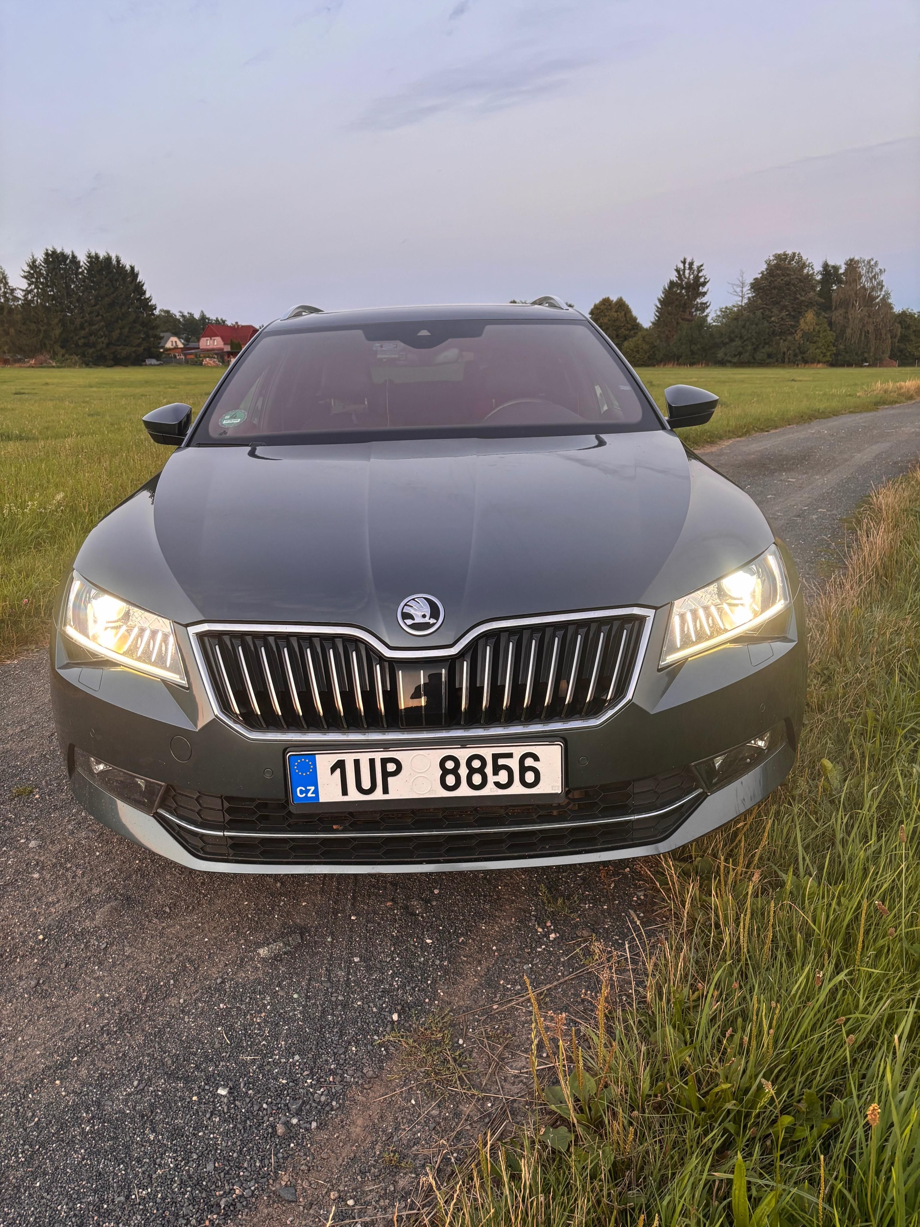 Škoda Superb - fotka 5