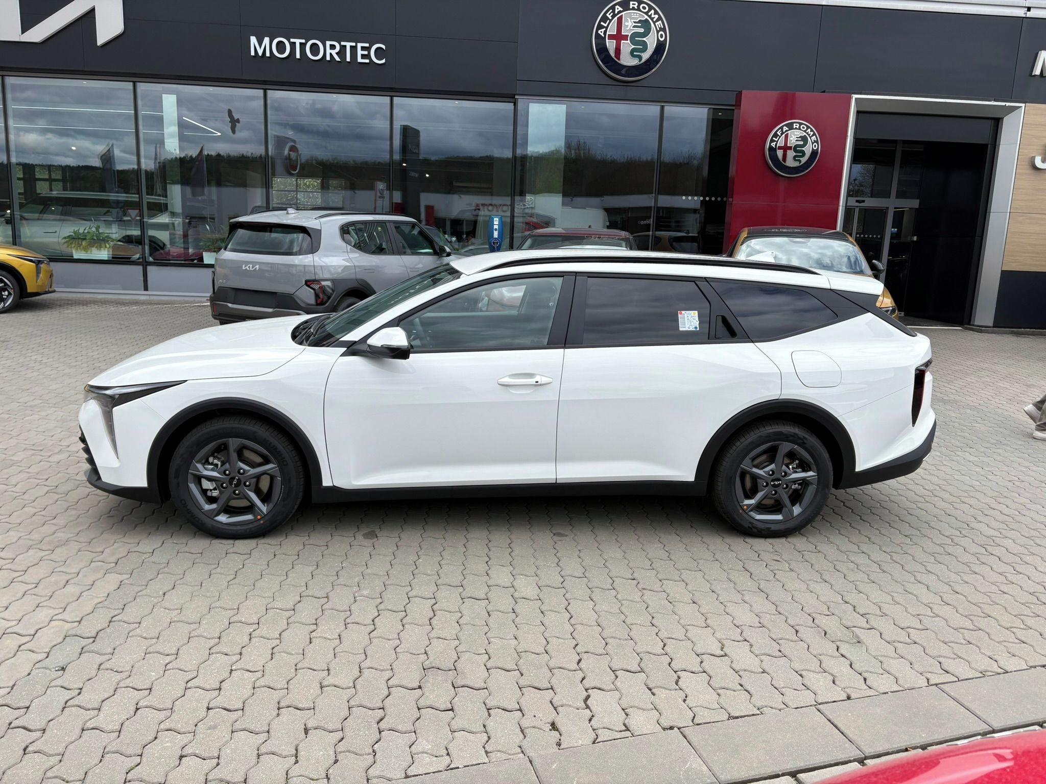 Kia K4, SW 1,6 T-GDi GPF 7DCT SPIN 110 - fotka 4