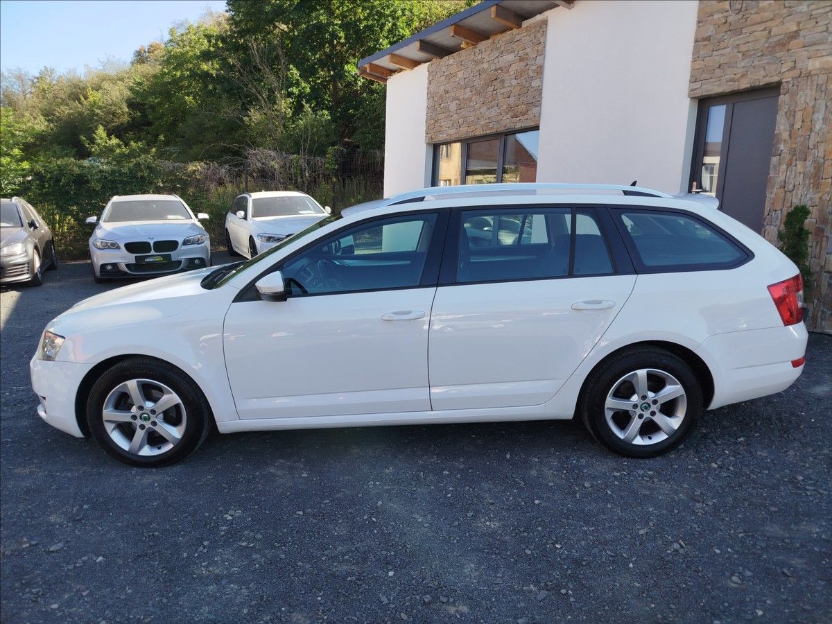 Škoda Octavia, 1,6 TDi 77kW, Klima, Tempomat - fotka 3