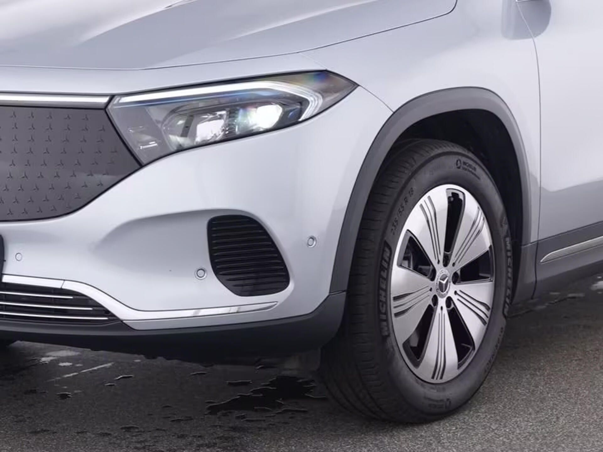 Mercedes-Benz EQA, 300 4M Progressive Advanced - fotka 2