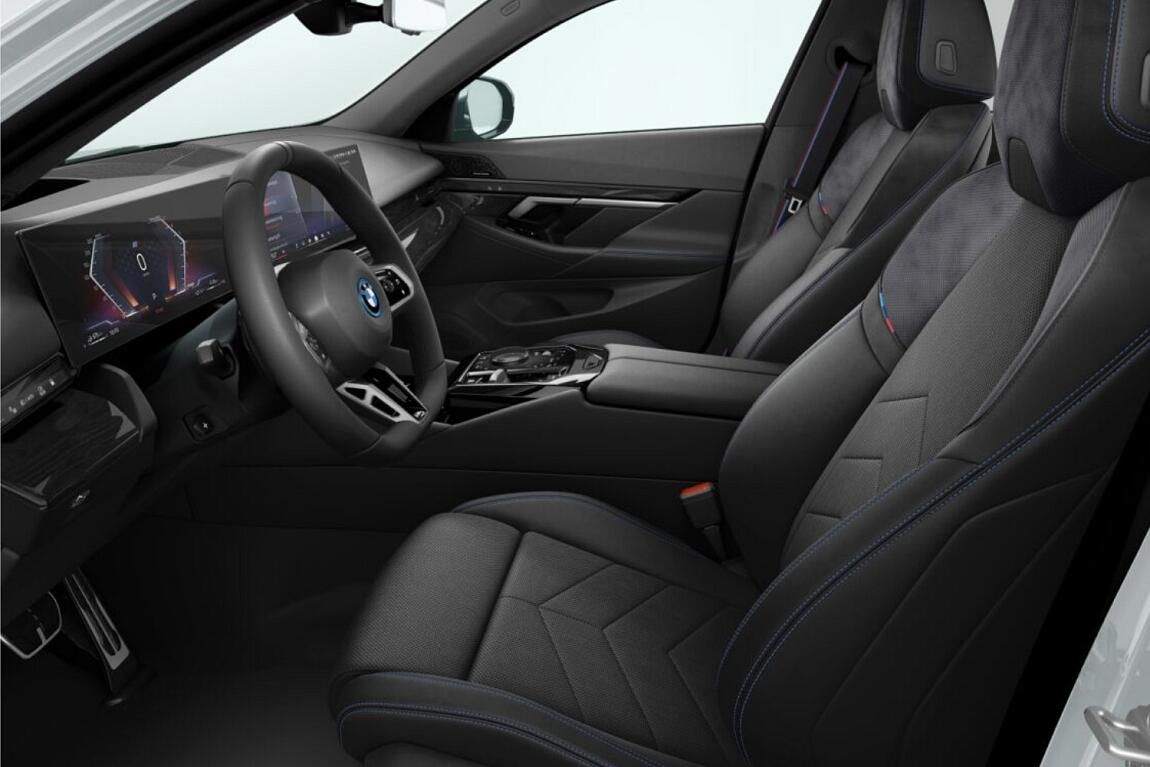 BMW Řada 5, 550e xDrive Touring - fotka 4