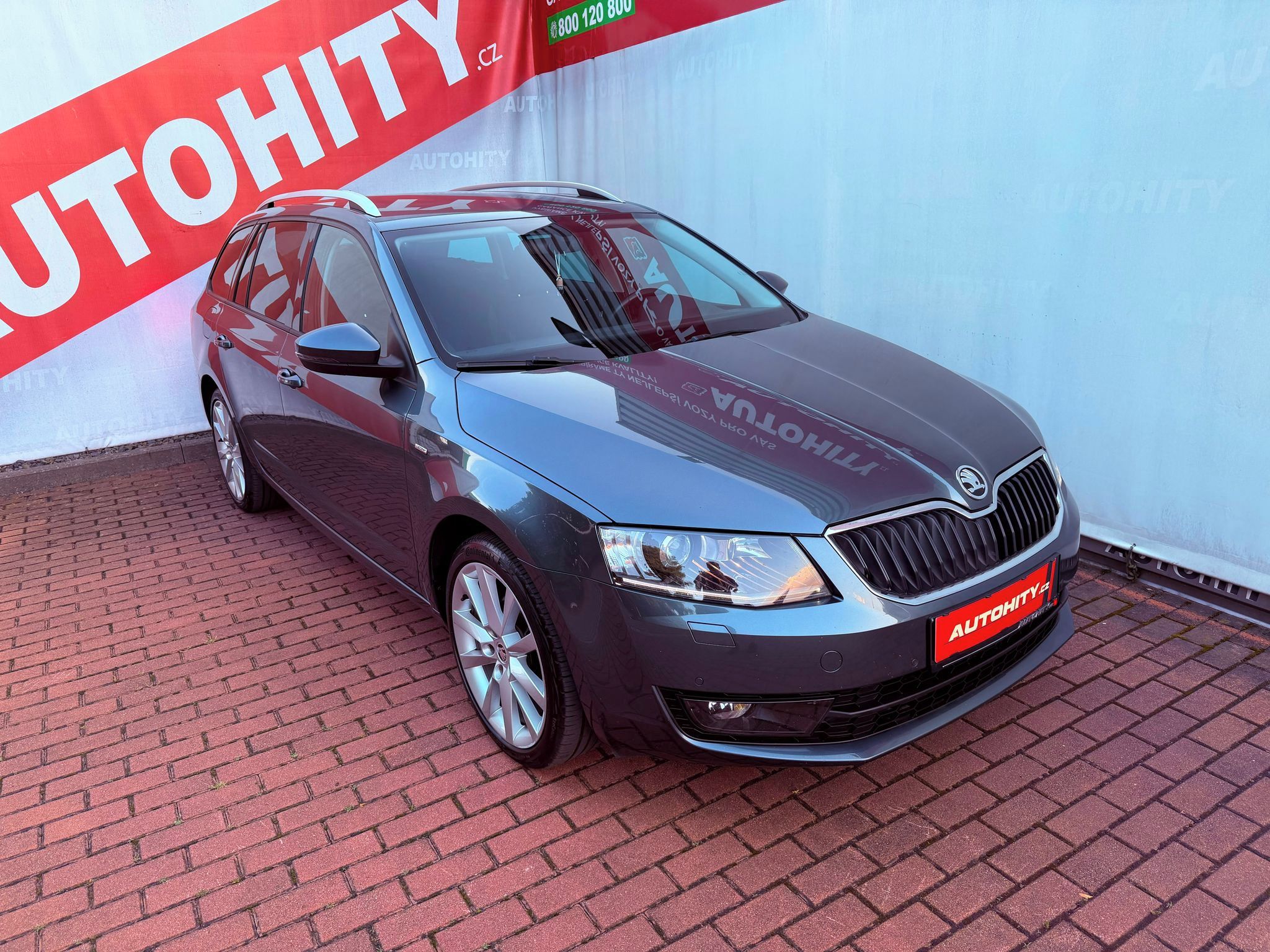 Škoda Octavia, 1.4 TSi Style, Serviska, 1.Maj - fotka 5