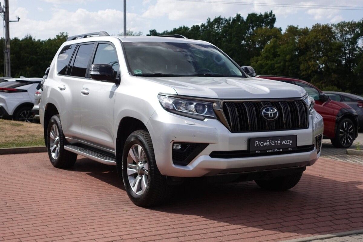 Toyota Land Cruiser, 2.8 D-4D Executive Family 7mís - fotka 3