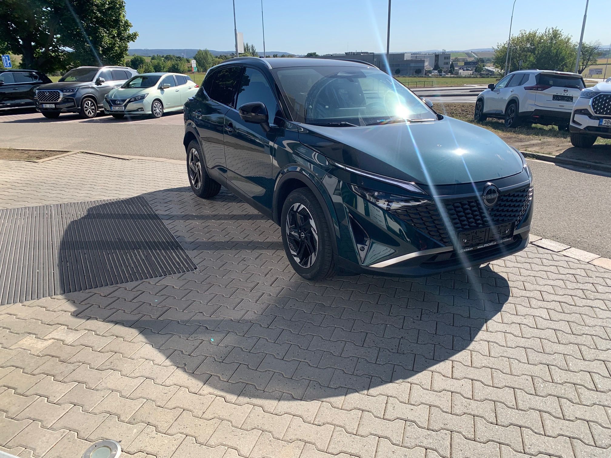 Nissan Qashqai, 1,3 DIG-T X-Tronic N-Connecta - fotka 2