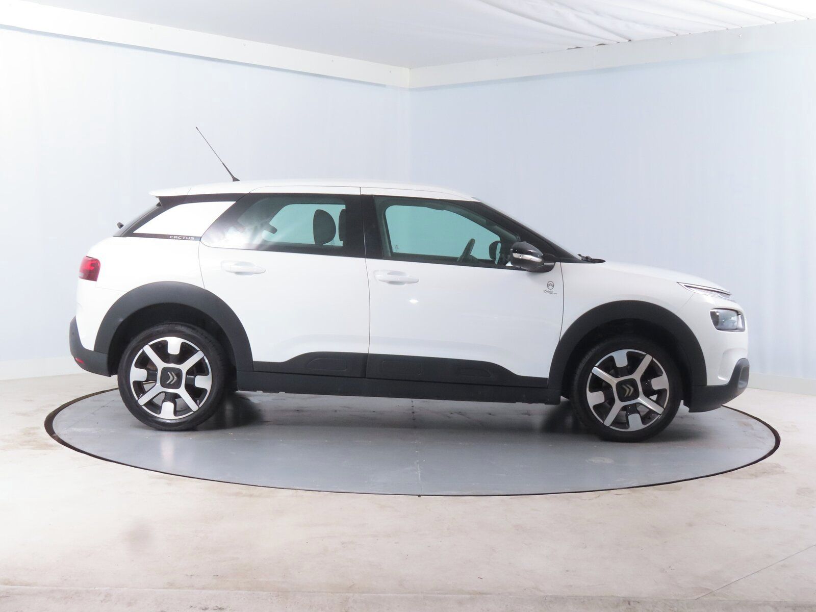 Citroën C4 Cactus, 1.2 PureTech, Selection, ČR - fotka 6