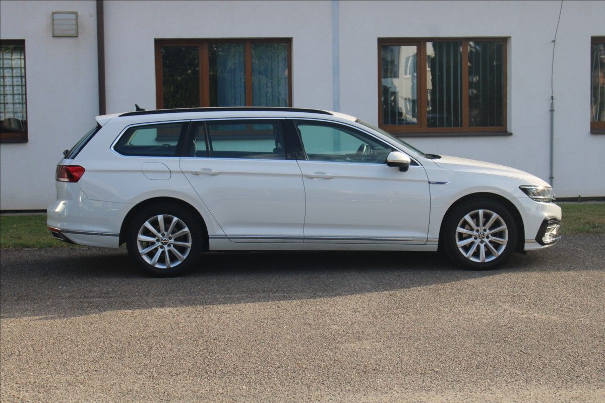 Volkswagen Passat, 1,4 GTE PLUGIN Hybrid Kombi - fotka 3