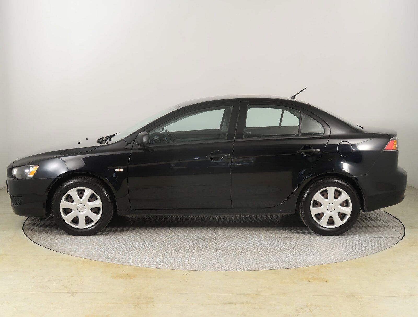 Mitsubishi Lancer, 1.6 MIVEC, ČR,1.maj - fotka 3