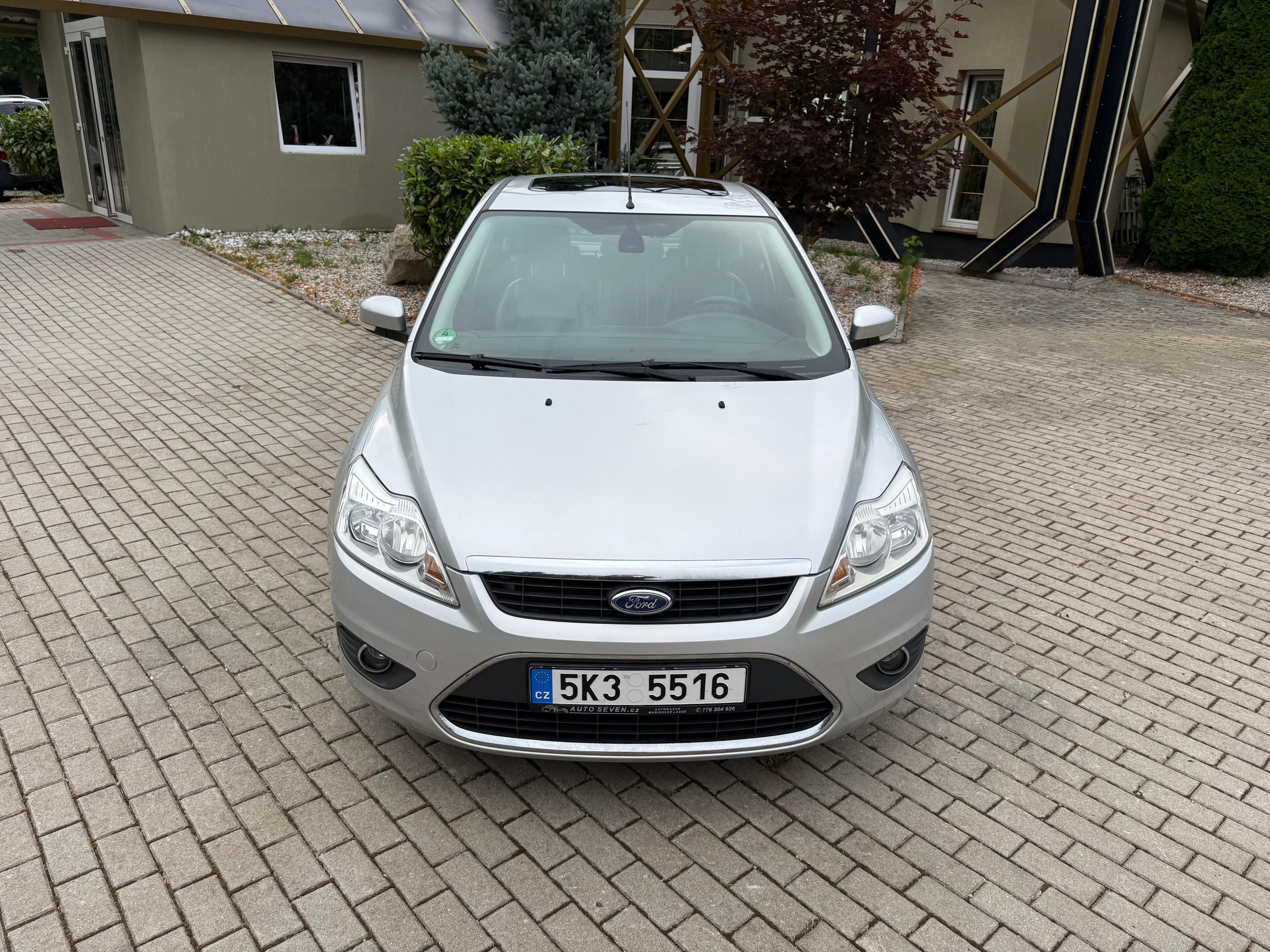 Ford Focus, II 2.0i 107kW GHIA *PANORAMA* - fotka 5