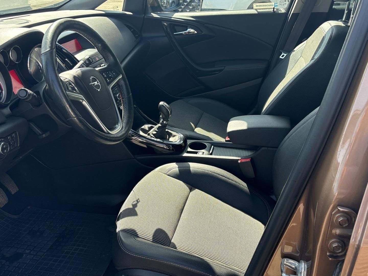 Opel Astra, 1.6 CDTi 100kW Enjoy ST S/S - fotka 6