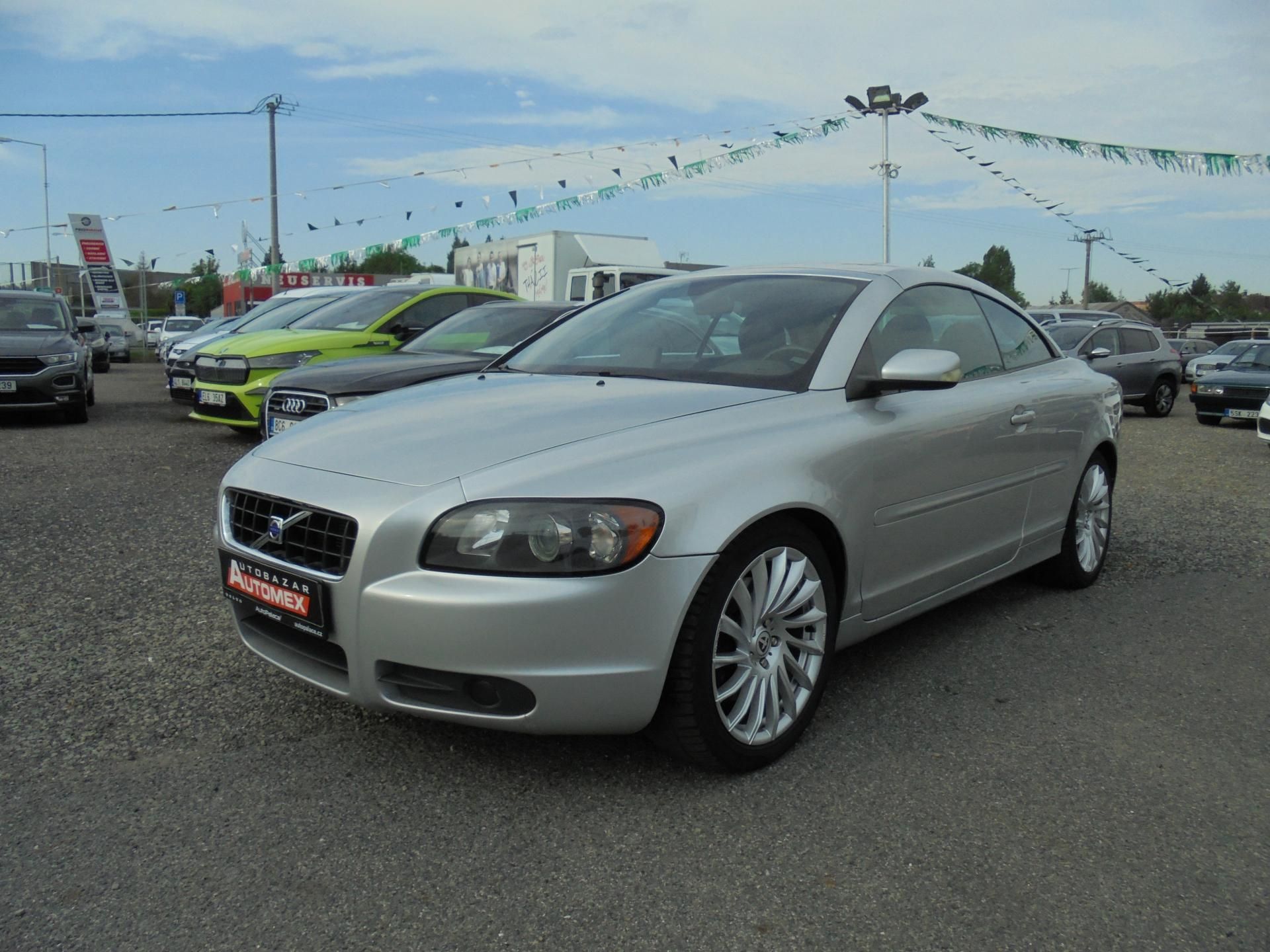 Volvo C70, 2.4 D5 - AUTOMAT - NAVI - KŮŽE - fotka 3