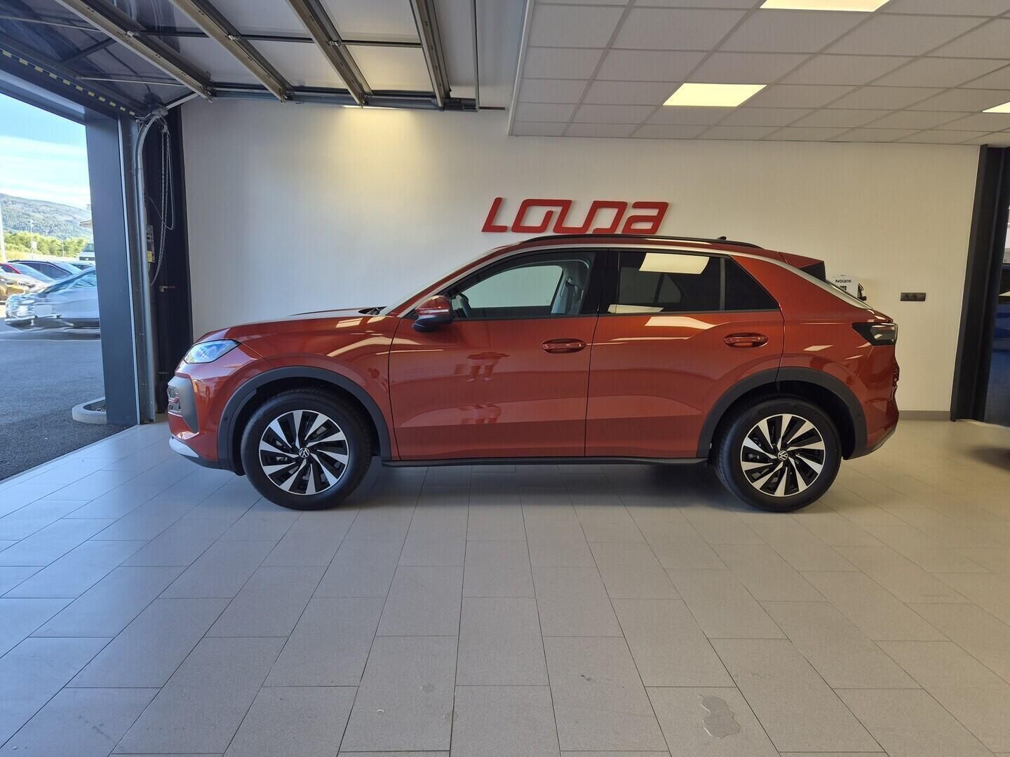 Volkswagen T-Roc, People 1,5 eTSI 85 kW 7DSG   k - fotka 3
