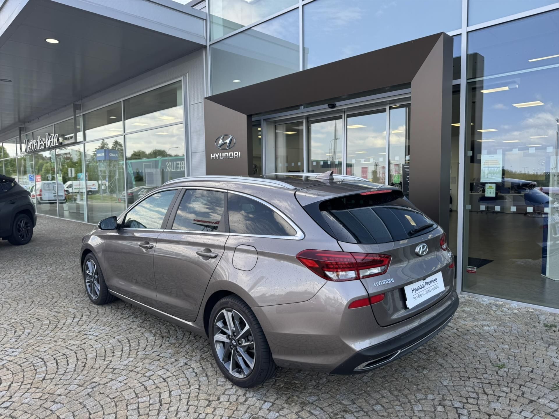 Hyundai i30, 1,5 T-GDi, AUT, PREMIUM - fotka 4