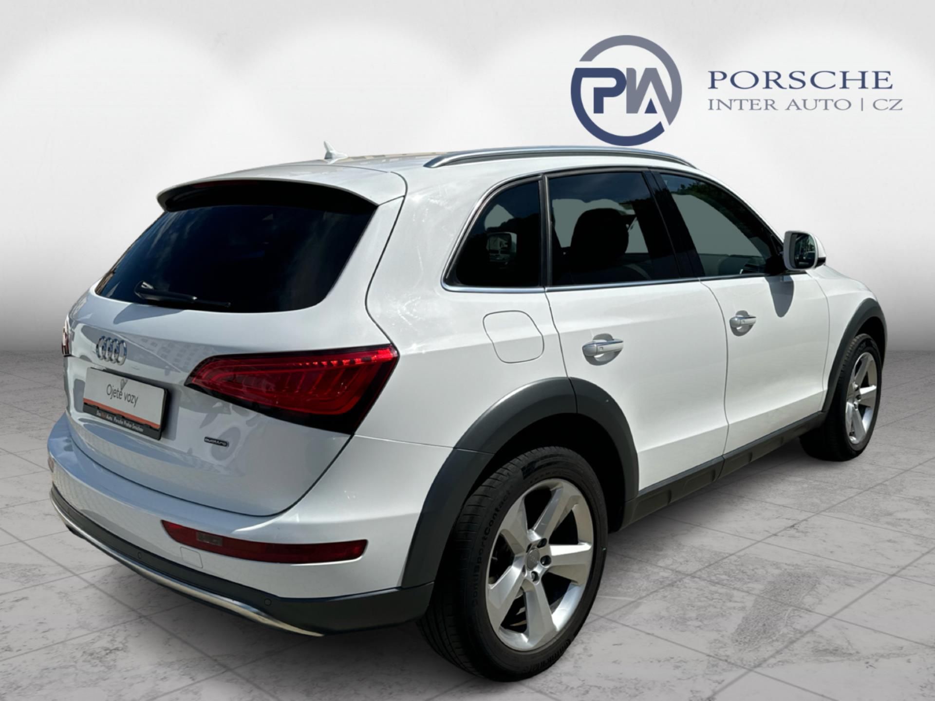 Audi Q5, 2.0 TDi 140kW S tronic - fotka 6