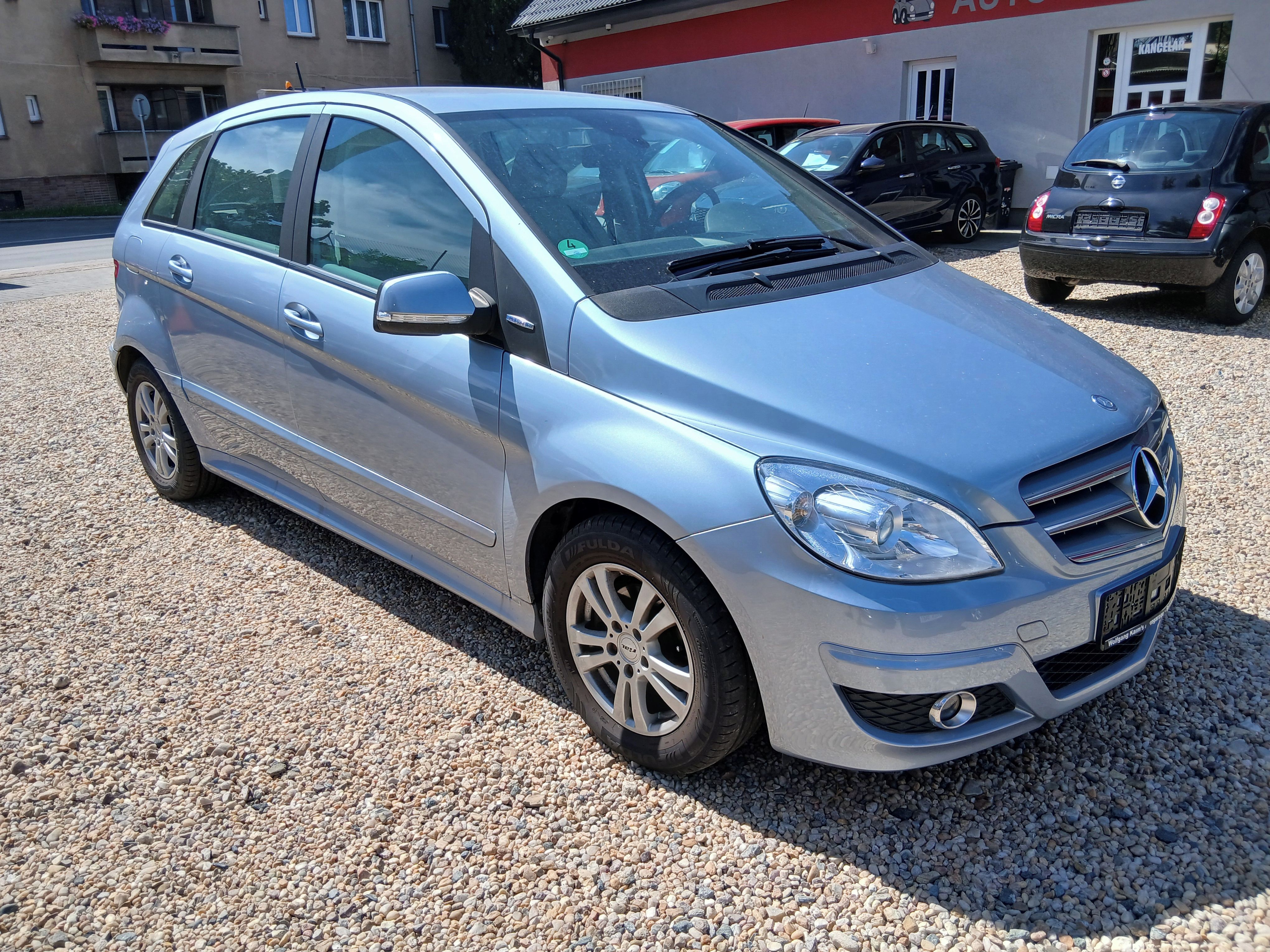 Mercedes-Benz Třídy B, B180i 85KW +Zimní kola - fotka 3