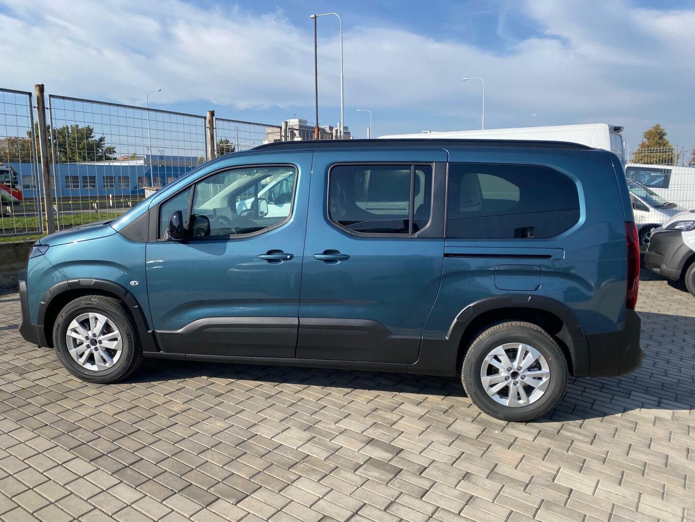 Peugeot Rifter, LONG ALLURE  BlueHDi 130 MAN6 - fotka 5