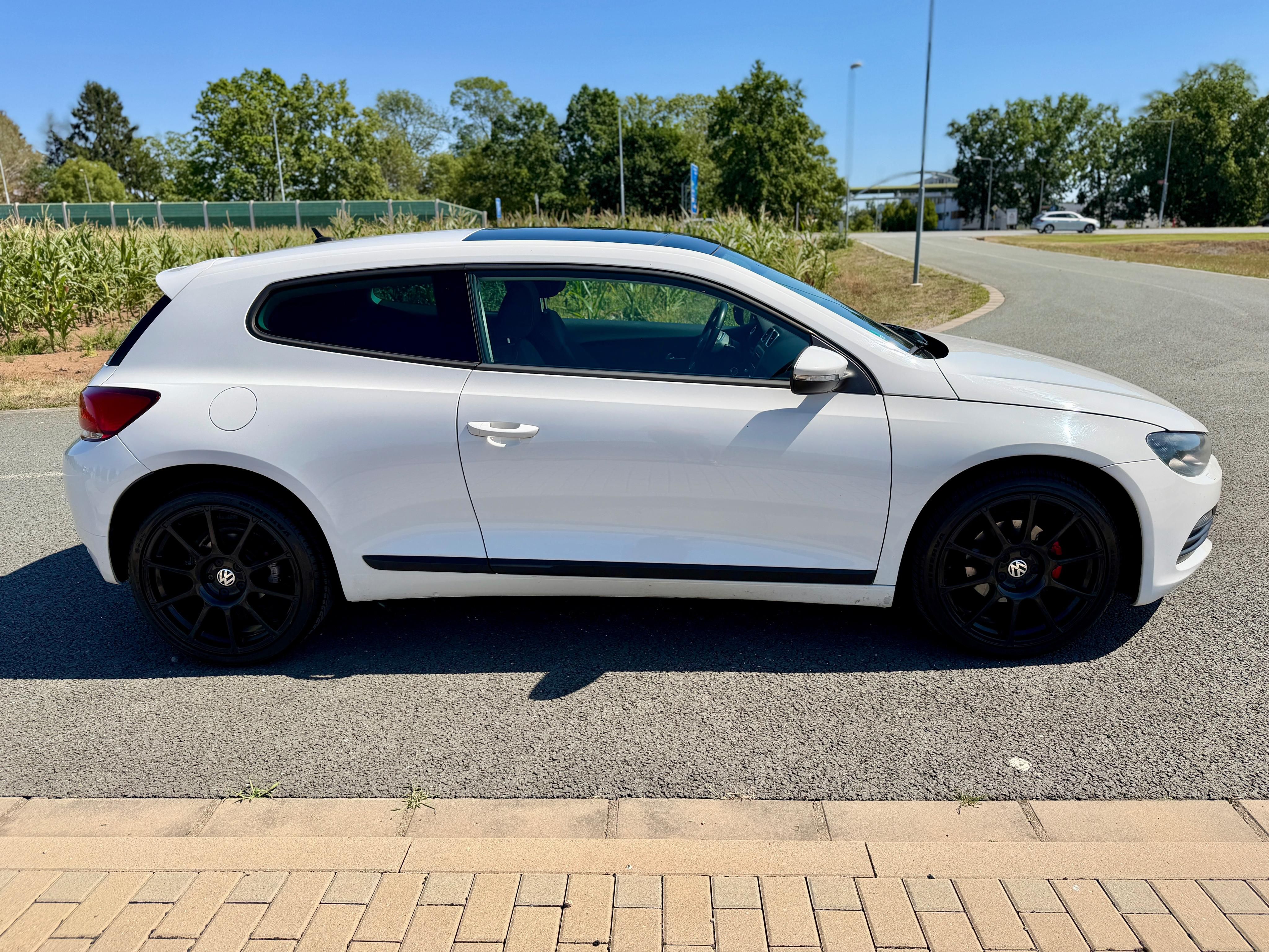 Volkswagen Scirocco, 1.4 TSI 90KW PANORAMA ROZVODY - fotka 6