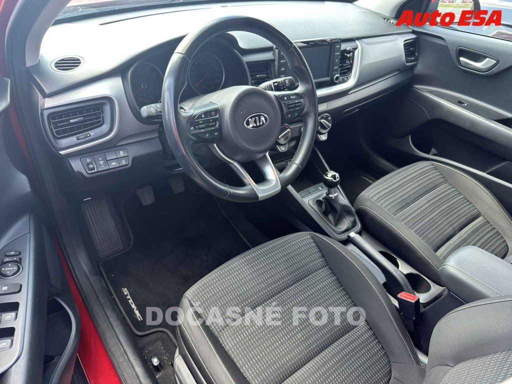Kia Stonic, 1.2CVVT,2.maj,ČR - fotka 3