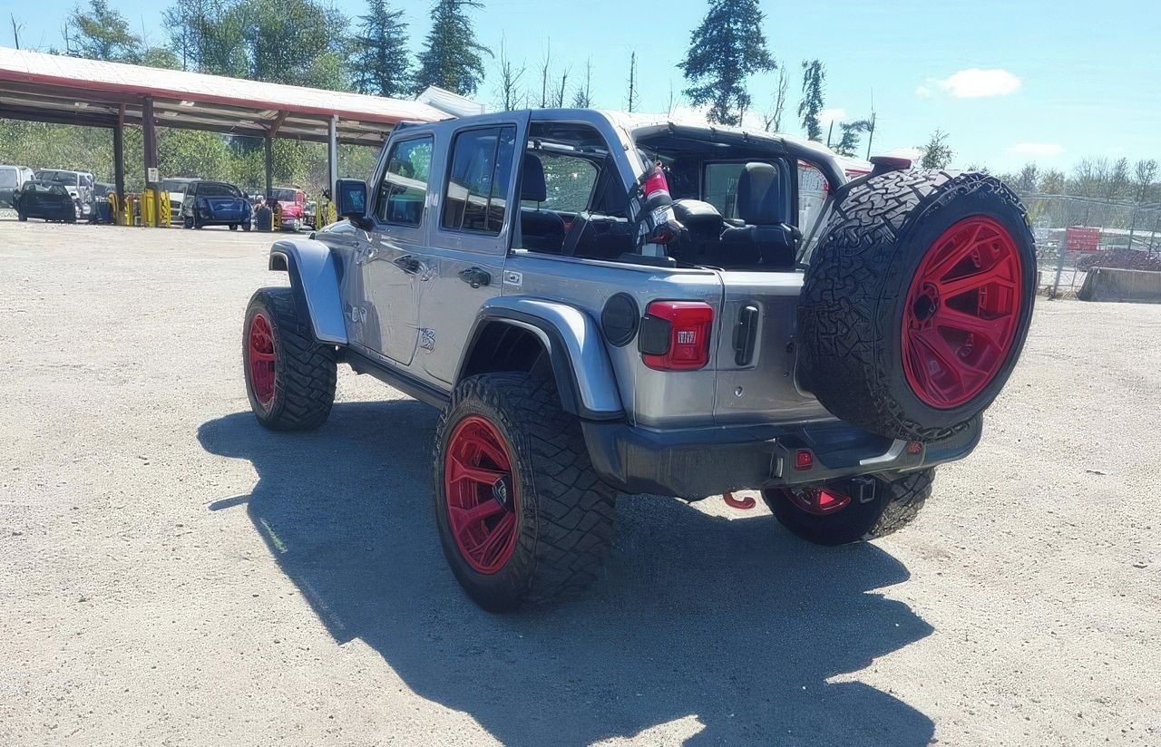 Jeep Wrangler, Auto na cestě - fotka 4