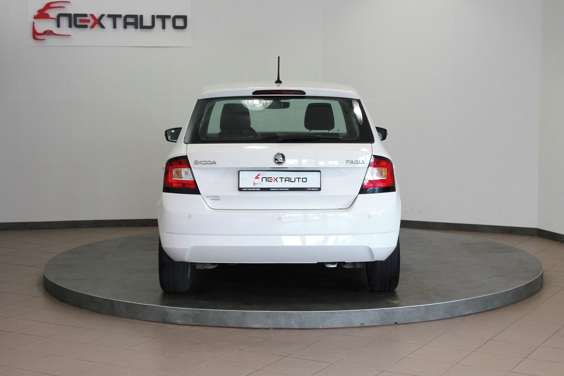 Škoda Fabia, 1.0 TSI 70kW STYLE, 1. MAJ. ČR - fotka 4