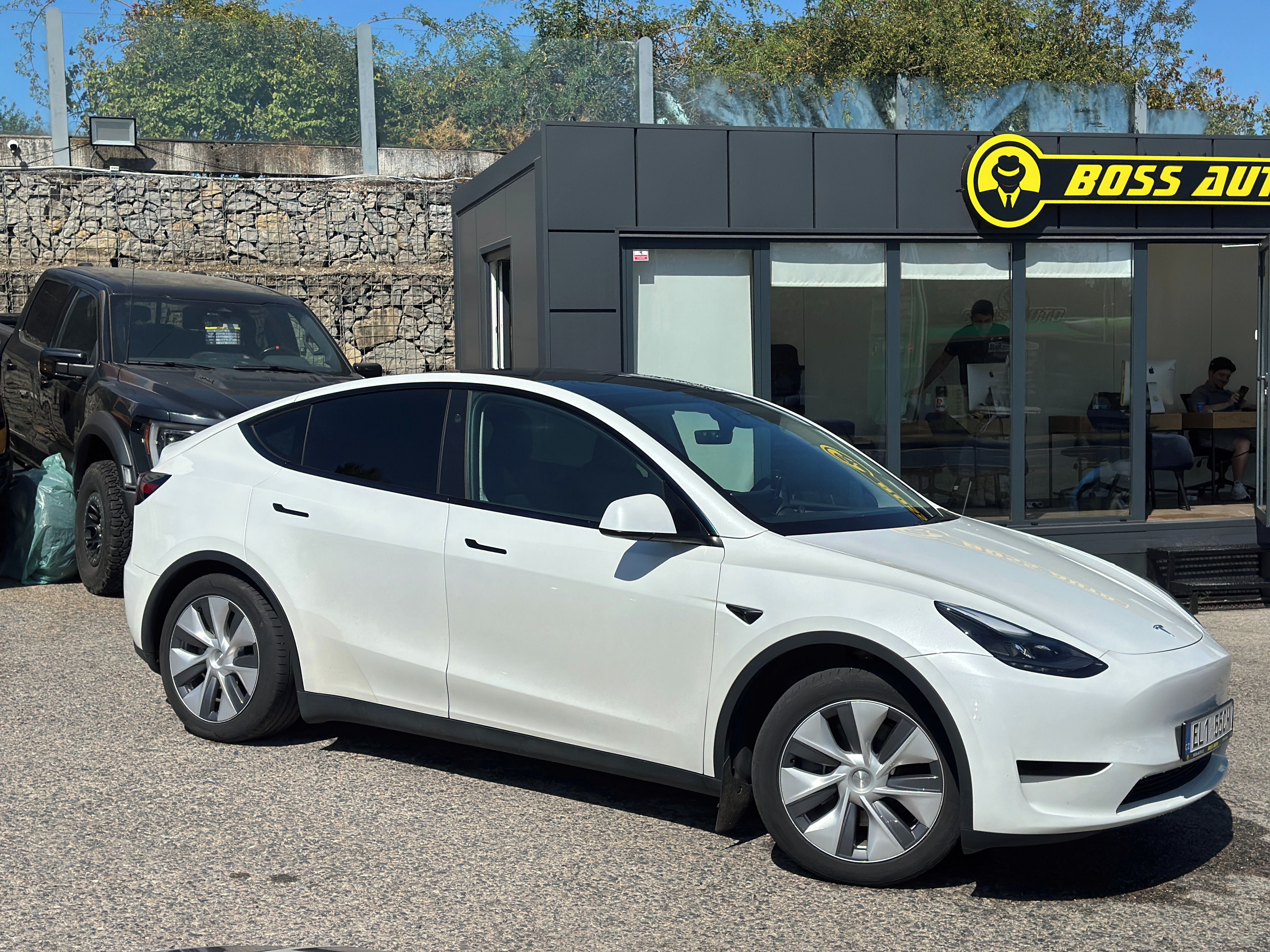 Tesla Model Y, Tesla Model Y 2024