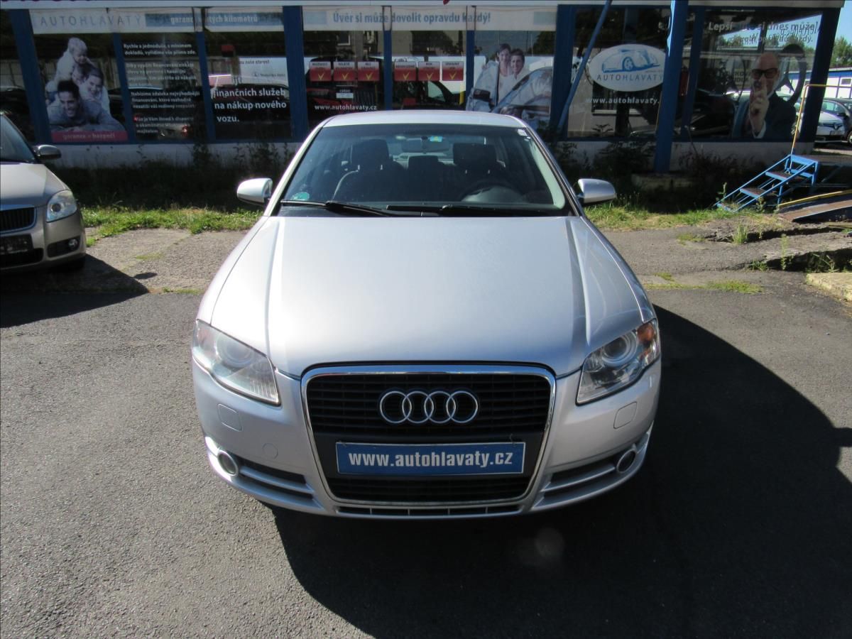 Audi A4, 1,6 i 75kW Sedan - fotka 2