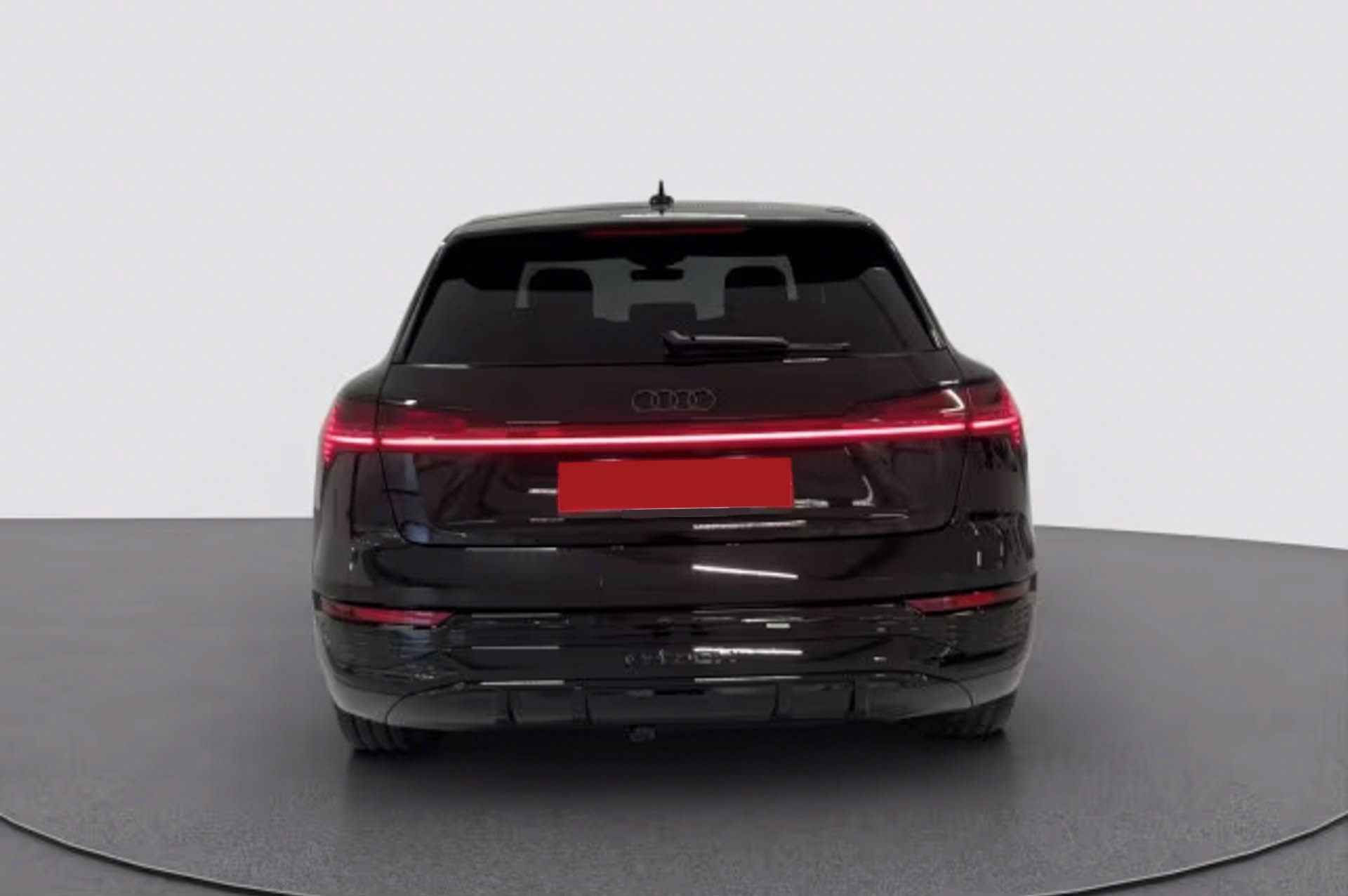 Audi Q8 e-tron, 55 q S-Line Pano Matrix HuD - fotka 5