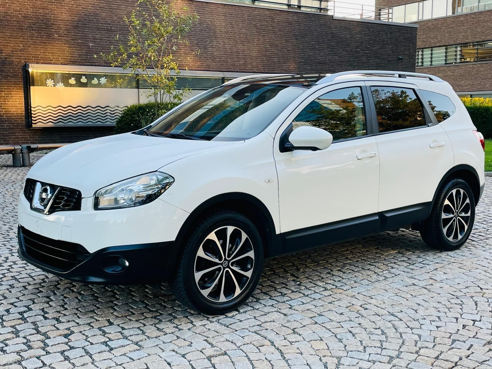 Nissan Qashqai, 2.0i KAMERA TAŽNÉ SERVISKA 7M - fotka 4