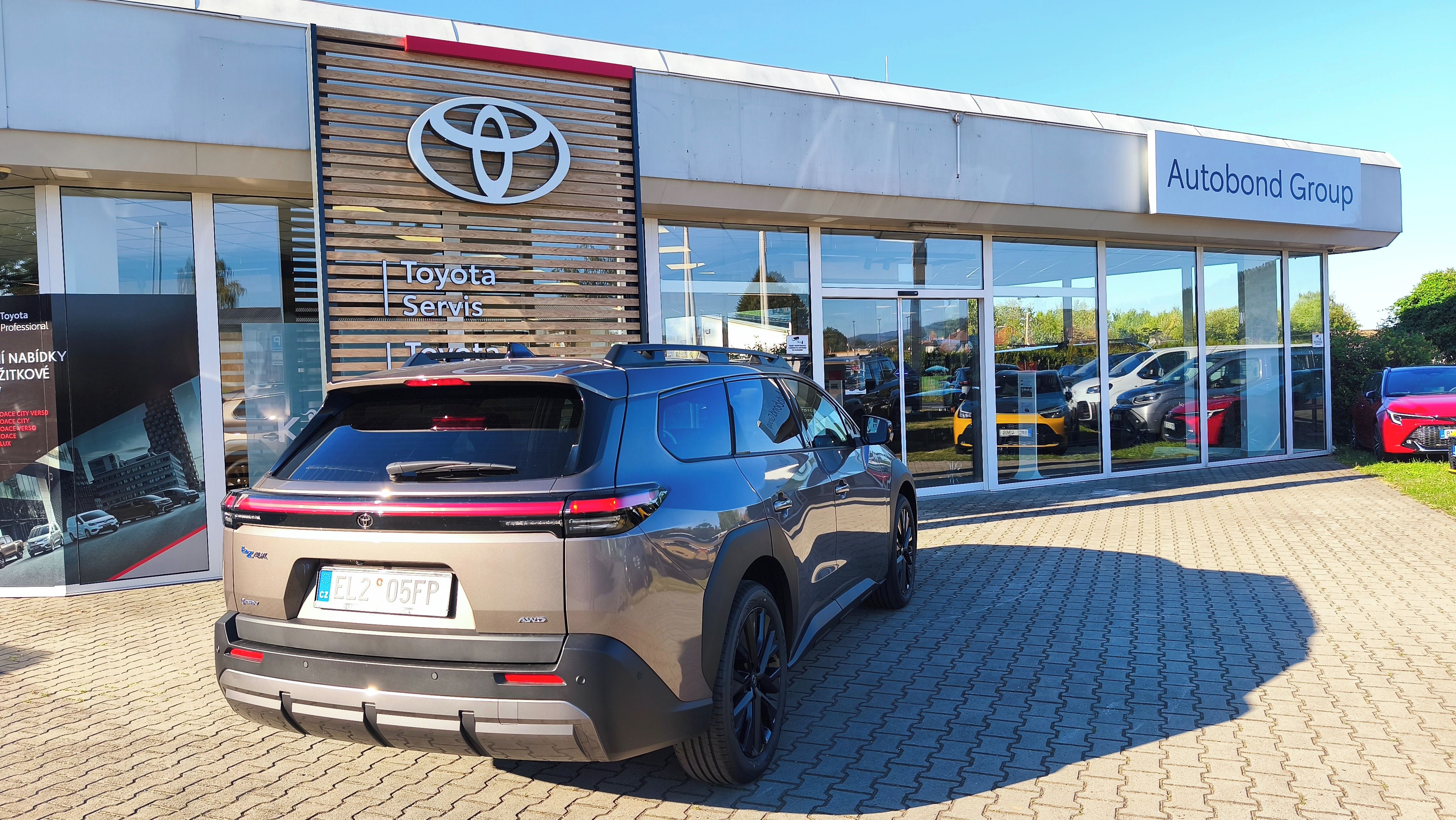Toyota bZ4X, BZ4X Touring 4x4 EXECUTIVE - fotka 4