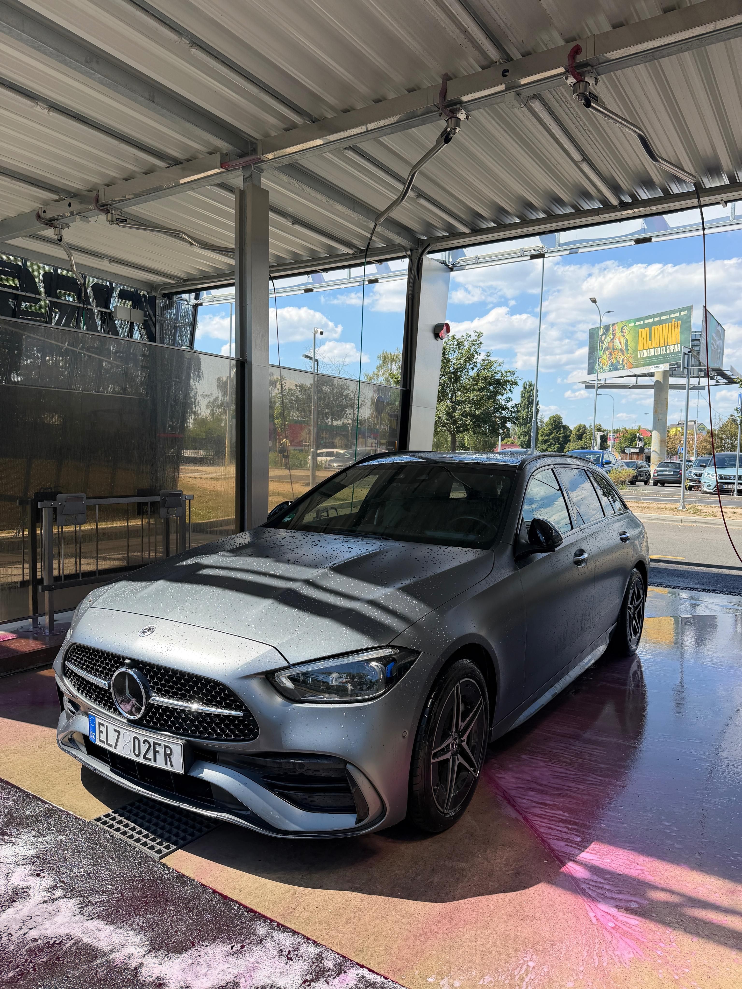 Mercedes-Benz Třídy C, Mercedes-Benz C300e AMG