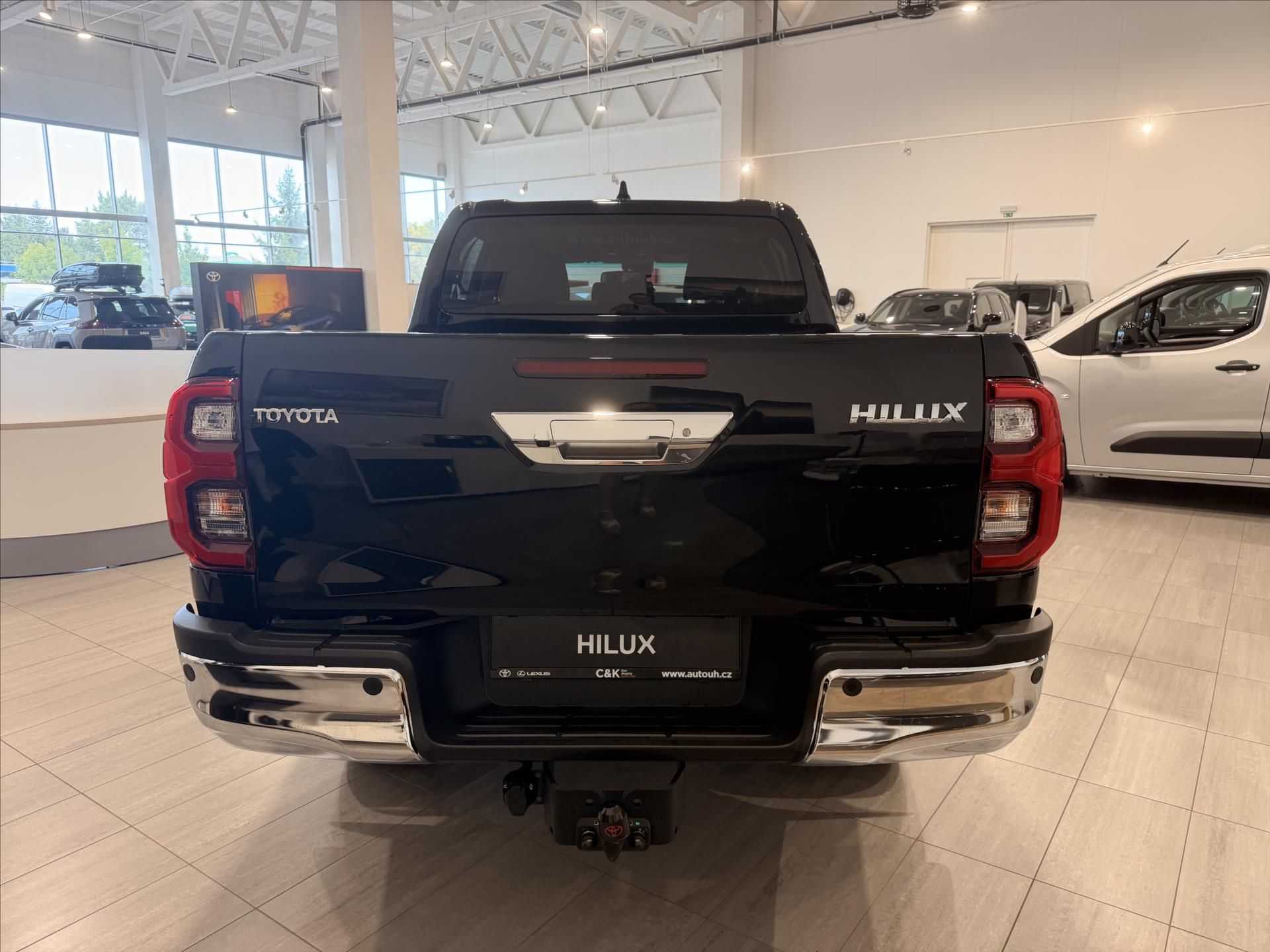 Toyota Hilux, 2,8 Double Cab Executive  2.8L - fotka 5