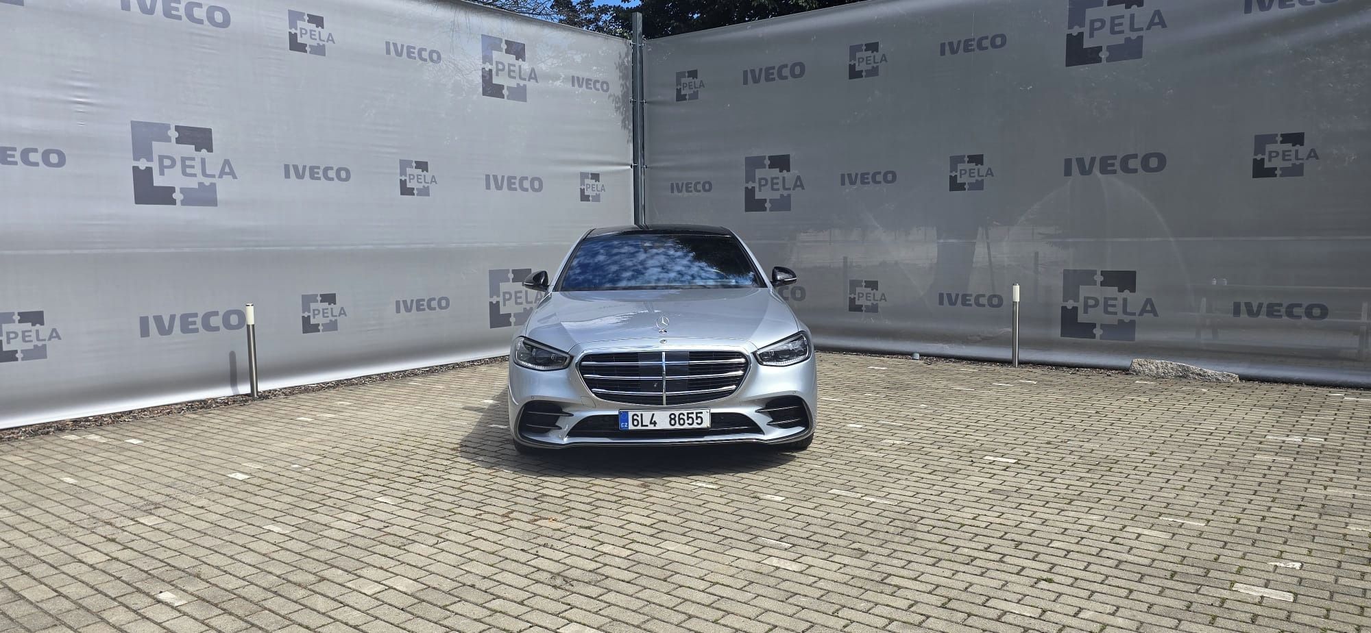 Mercedes-Benz Třídy S, 450d 4MATIC - fotka 2